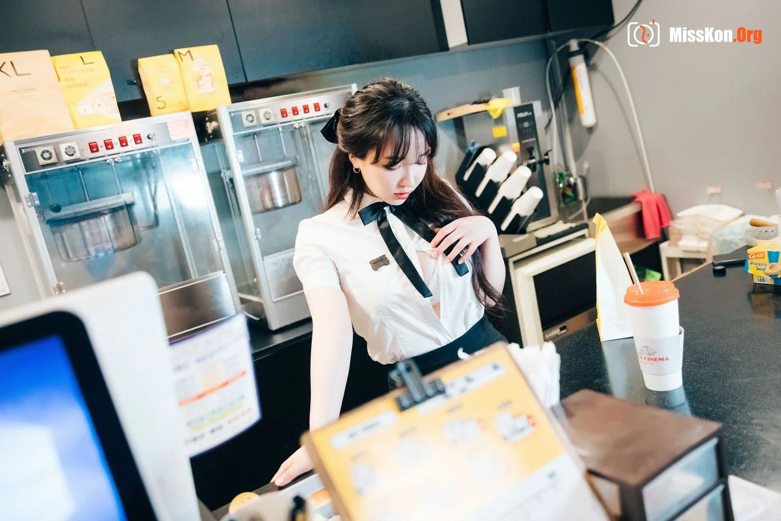 Yeeun (Son Ye-eun)《Ticket Girl》 - Photo 10