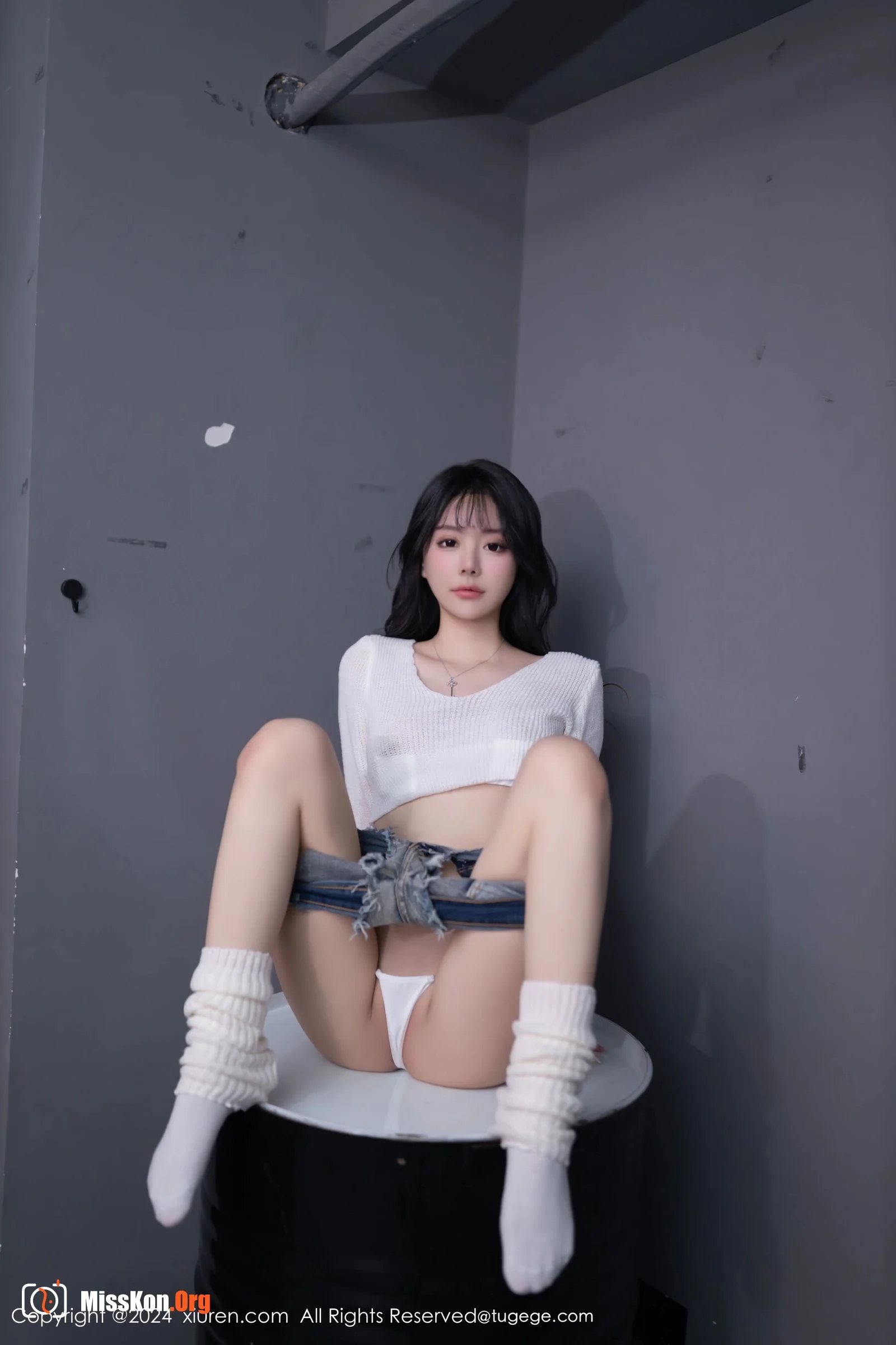 young - Photo 38