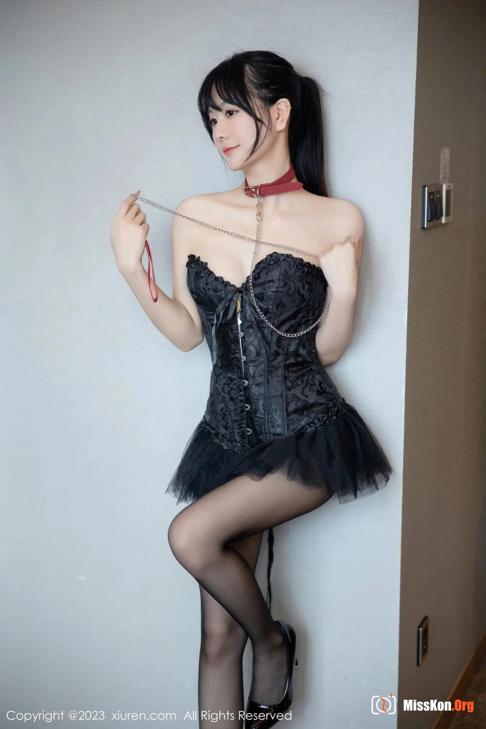 young - Photo 22