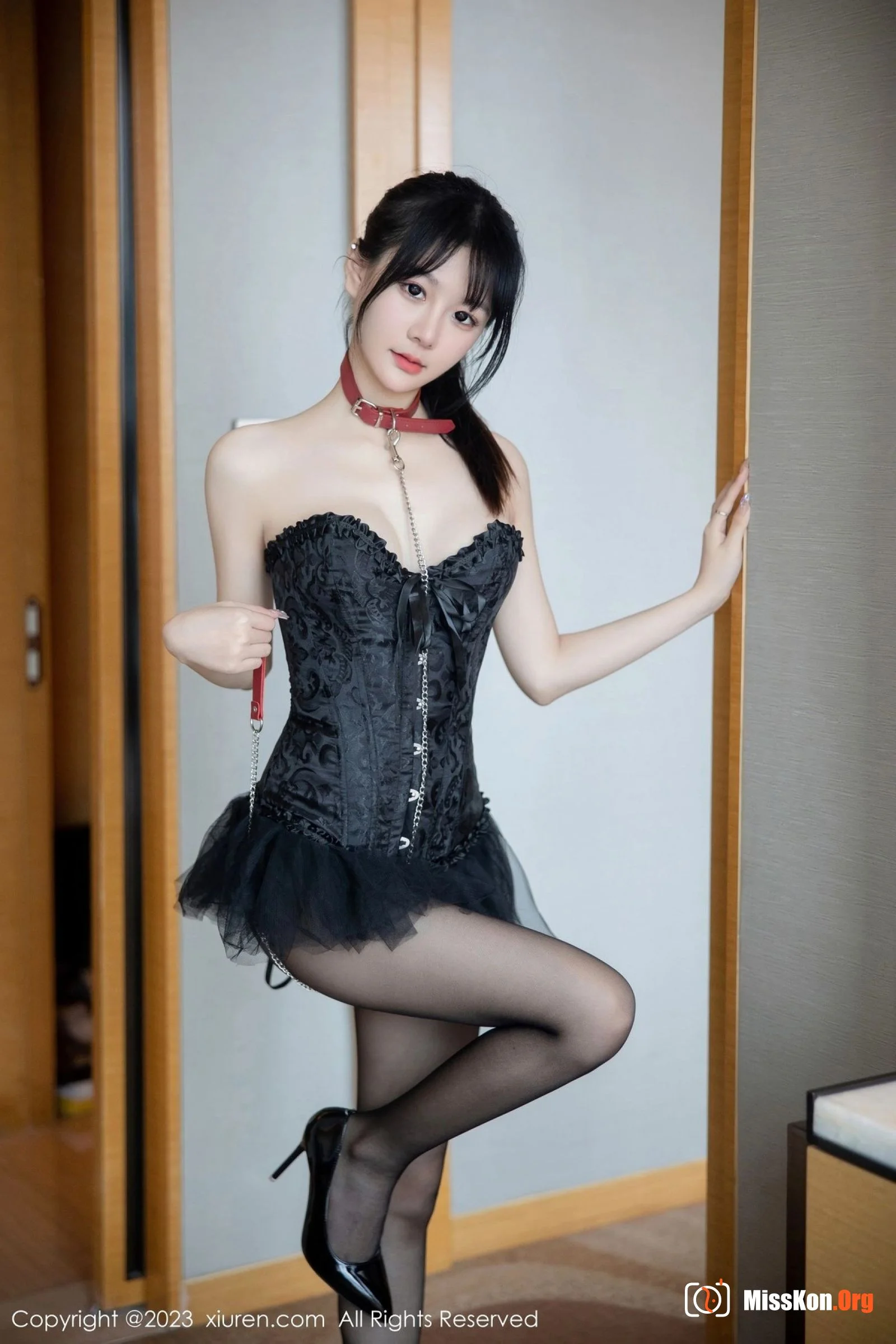 young - Photo 27
