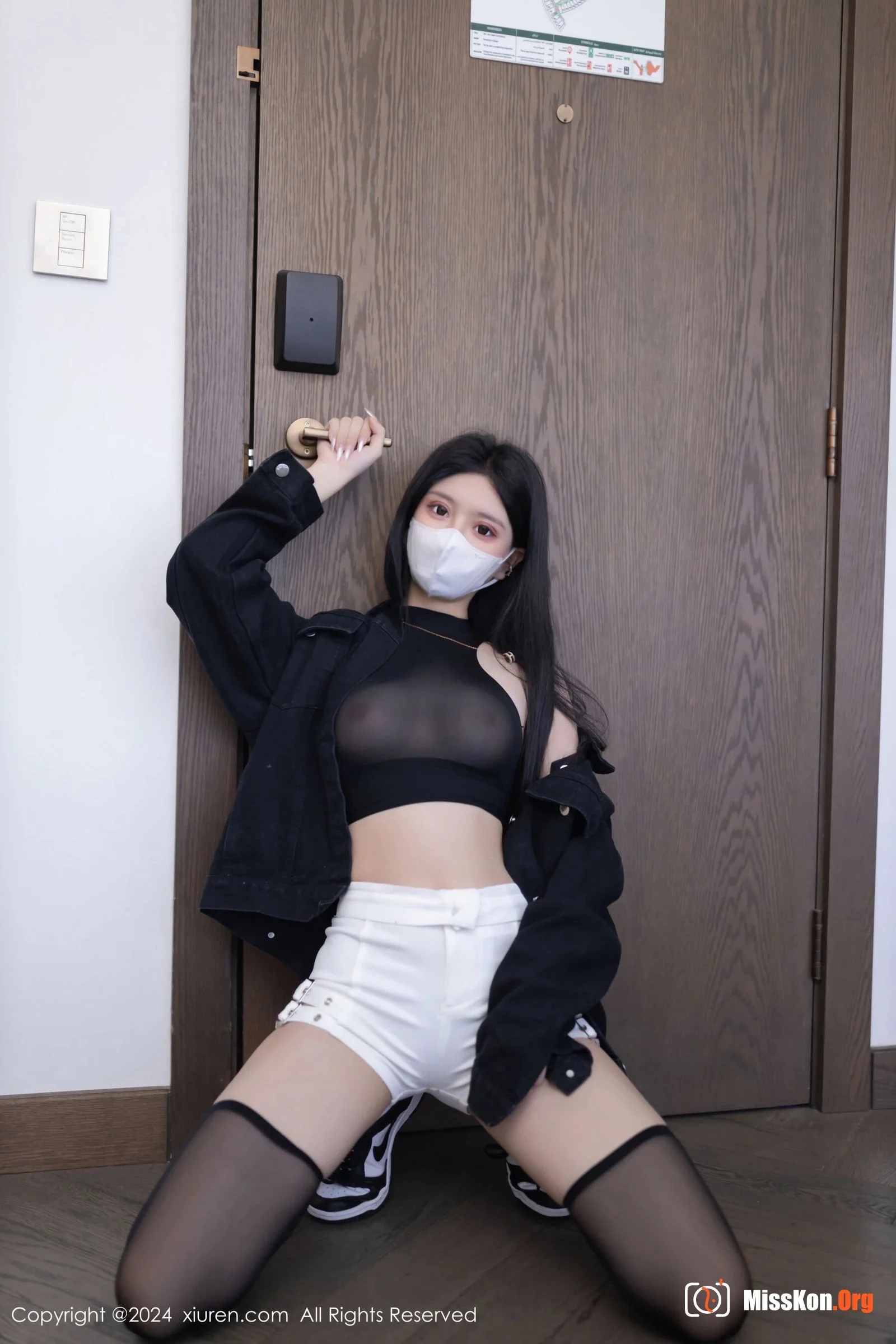 Young - Photo 19