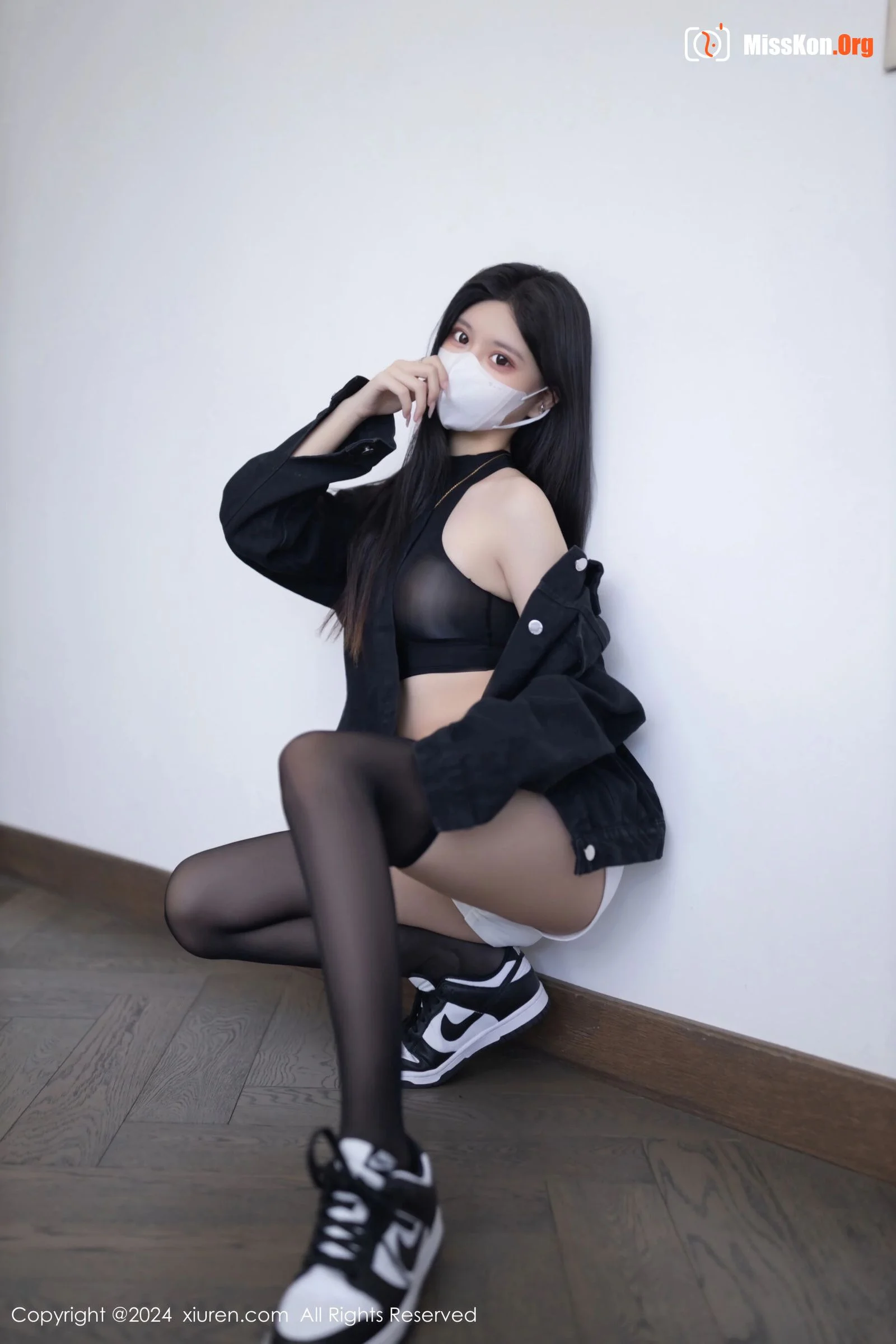 Young - Photo 4
