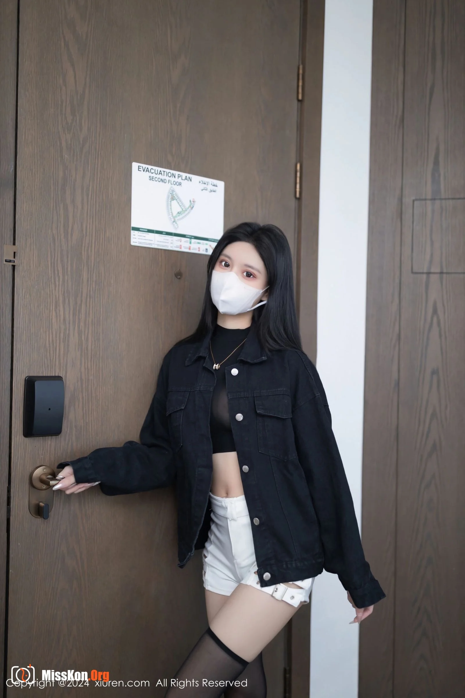 Young - Photo 5