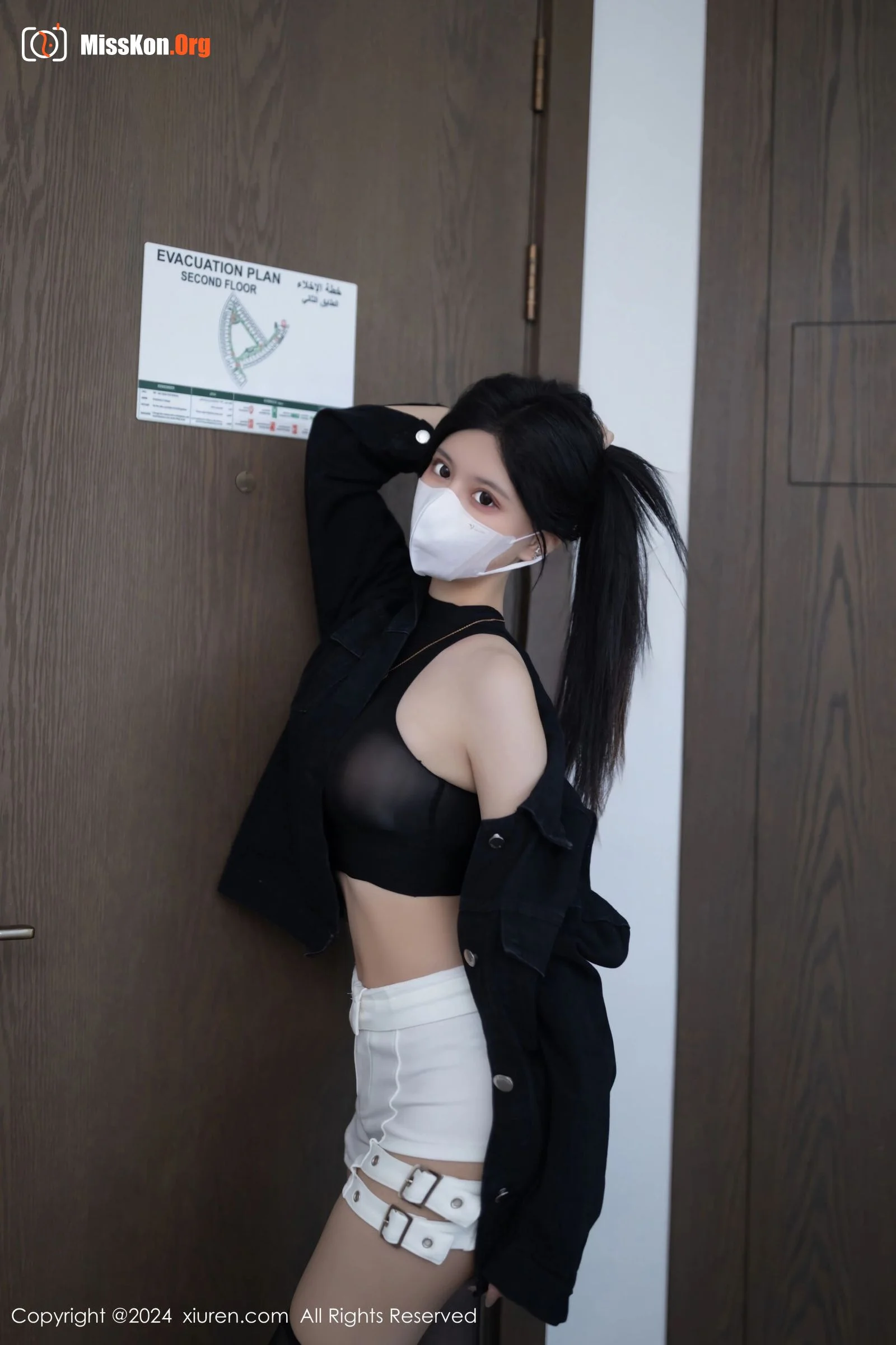 Young - Photo 8