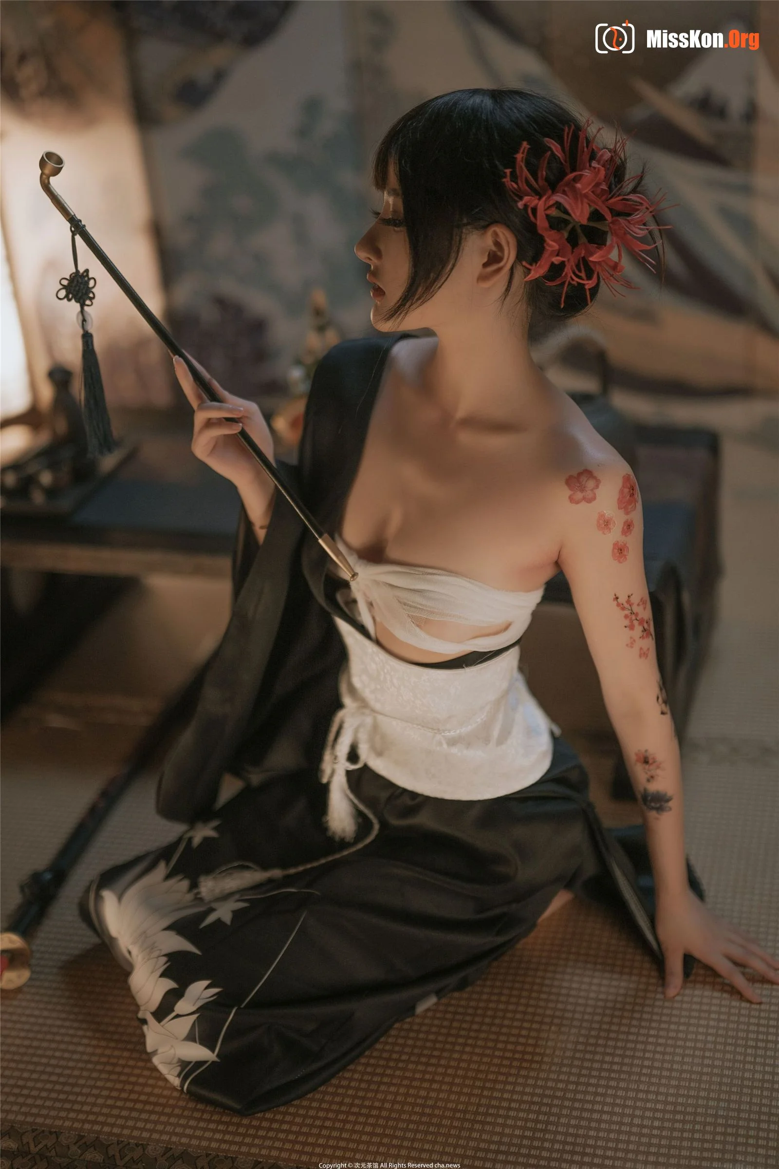 Your Eggs: Gangster Lady - Photo 3