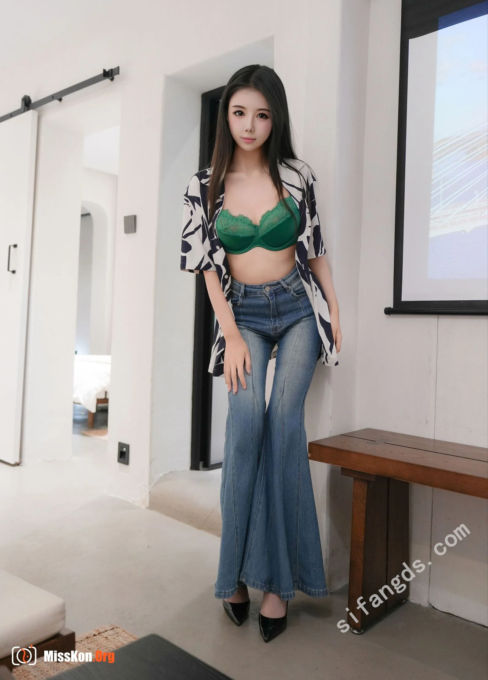 Yuan Yuan: Private purchase outflow - Photo 6
