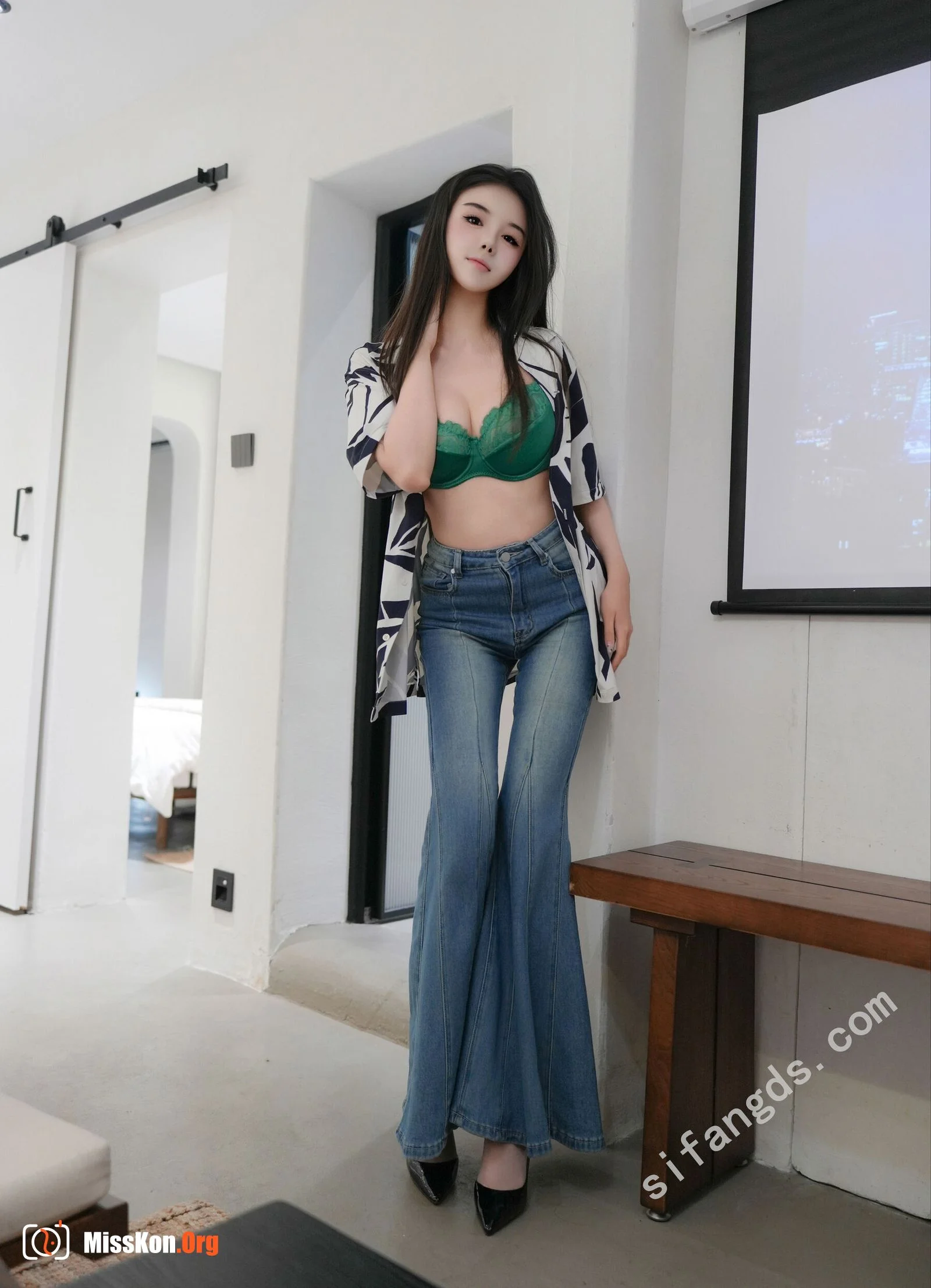 Yuan Yuan: Private purchase outflow - Photo 7