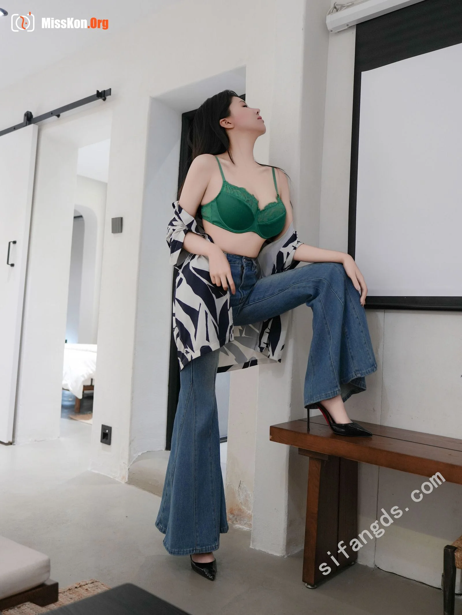 Yuan Yuan: Private purchase outflow - Photo 8