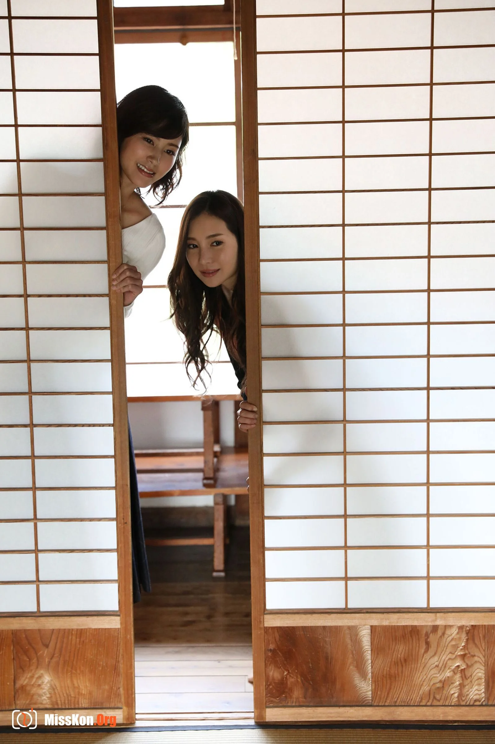 Yuko Ono & Minosuzume: Kobe Girl VS Shonan Girl Give Me Love - Photo 4