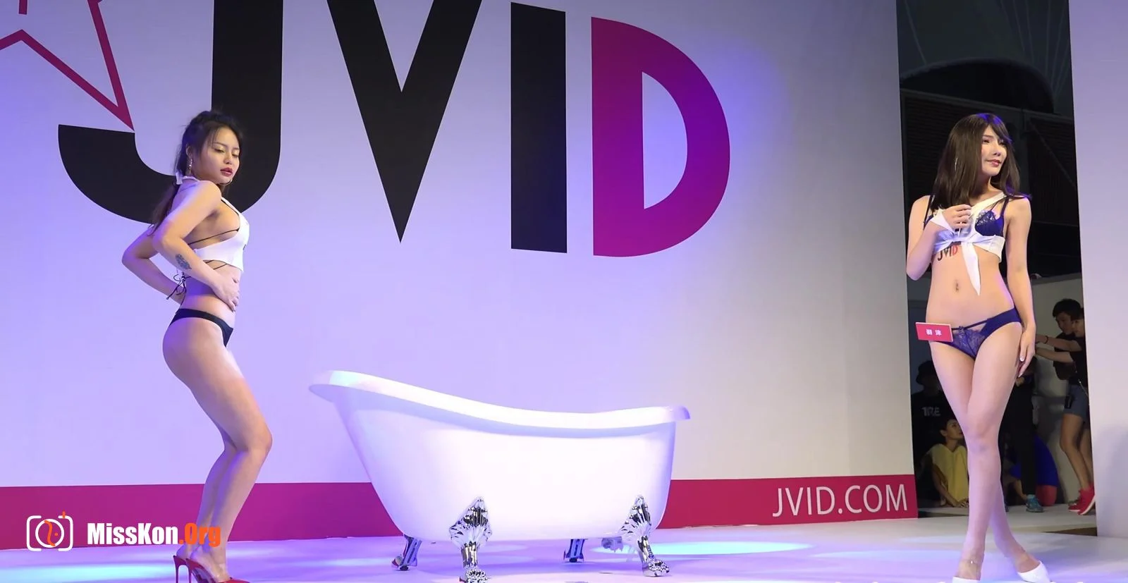 Yumo & Ruixi 2018 TRE Taiwan Adult Exhibition T stage bubble bath hot dance - Photo 16