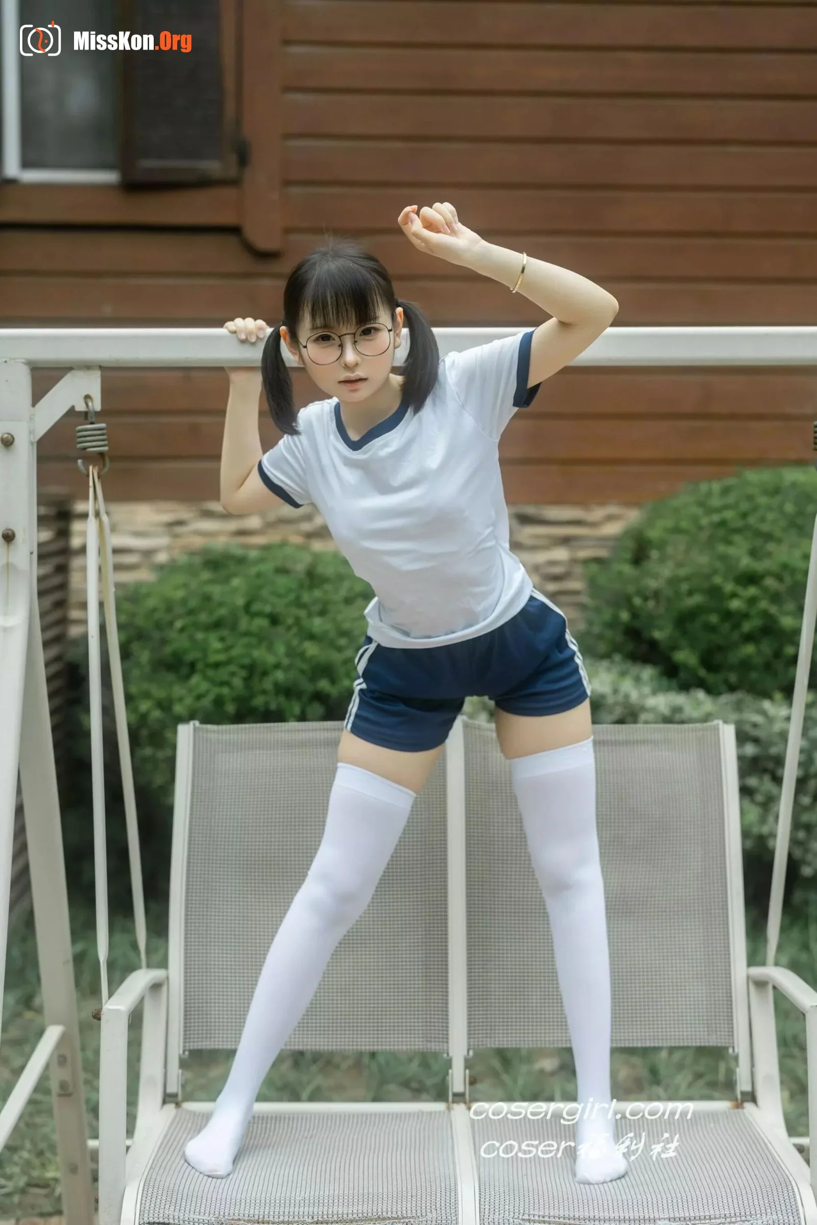 Yuri Ling: Hot Spring Gym Clothes - Photo 13