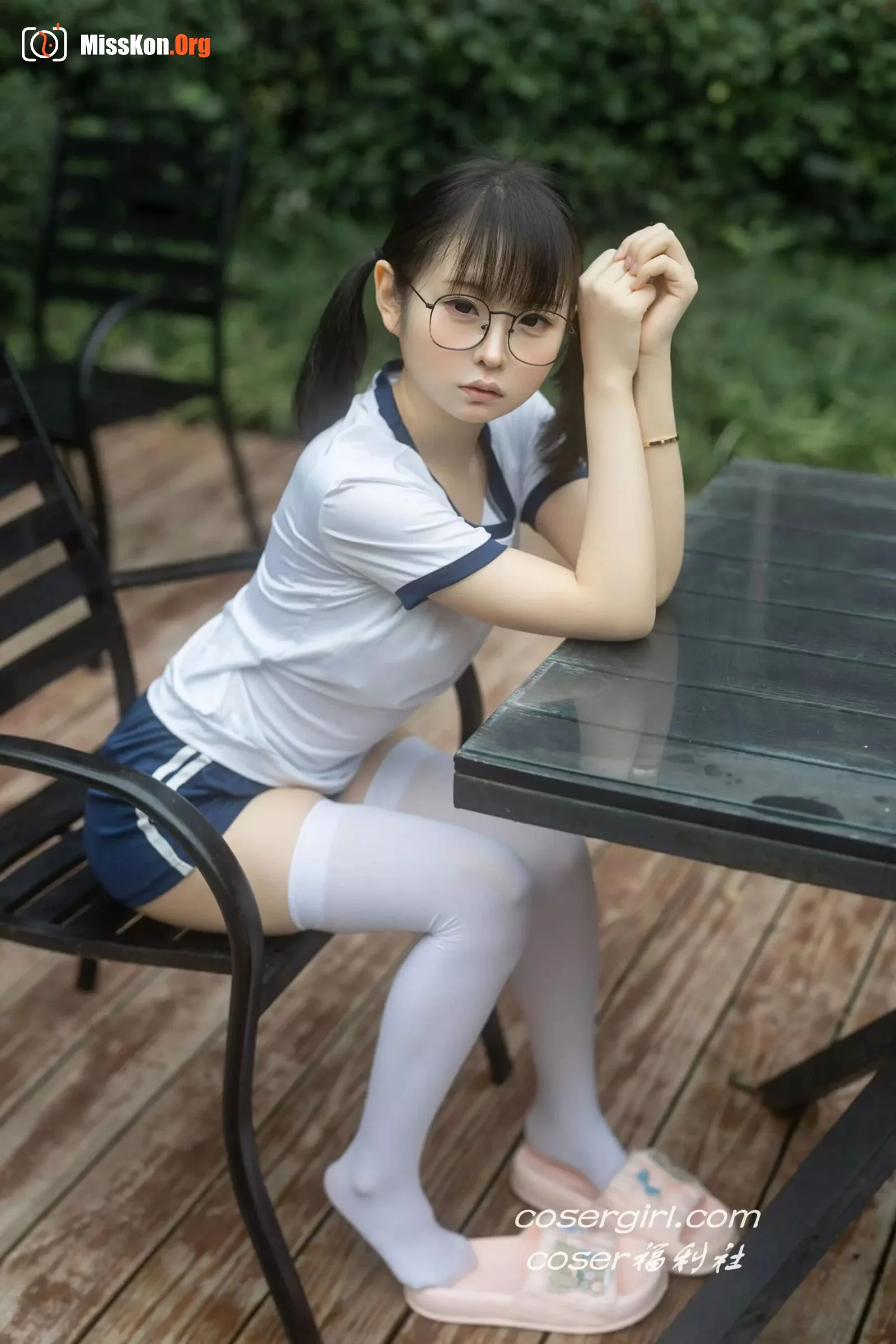 Yuri Ling: Hot Spring Gym Clothes - Photo 14