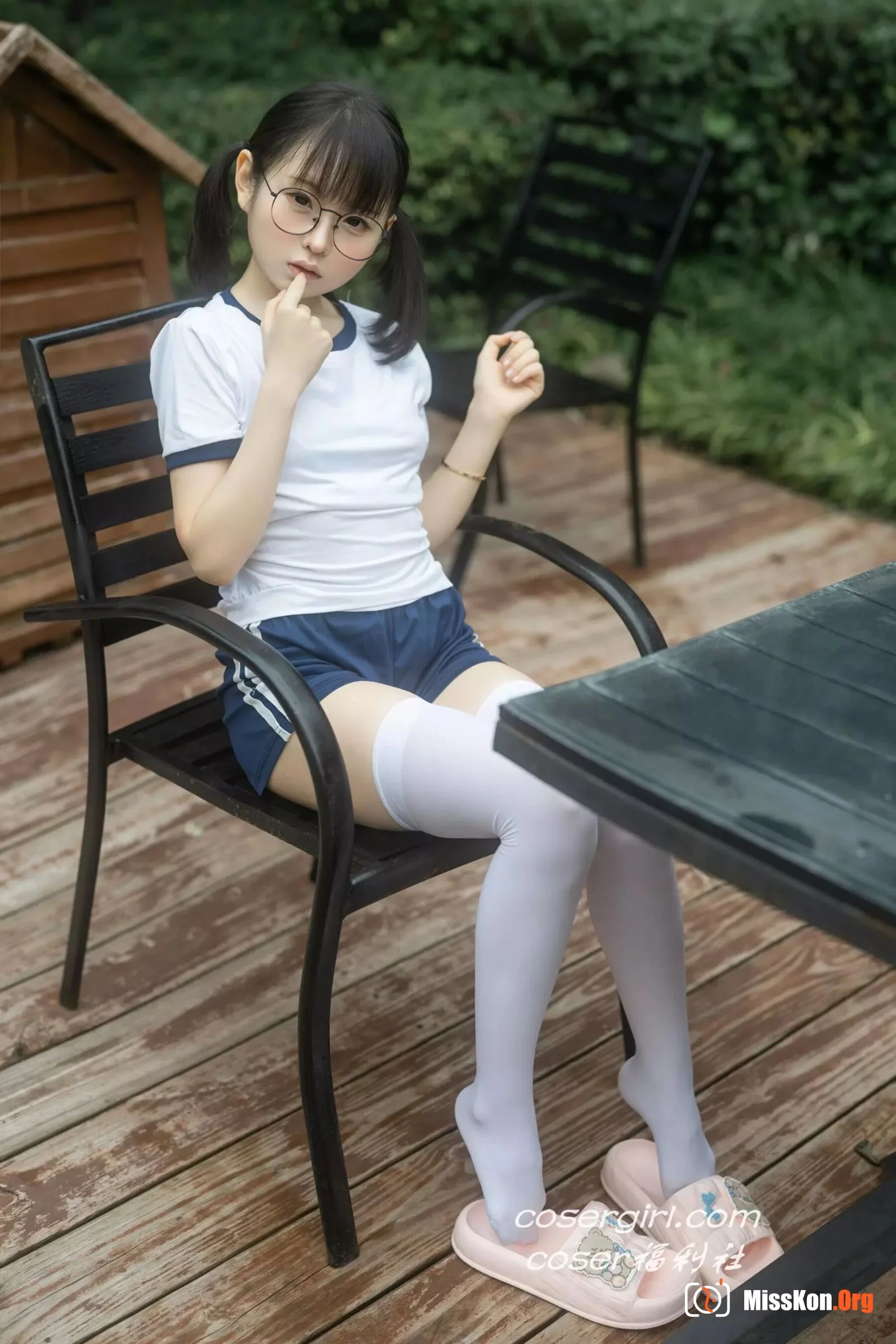 Yuri Ling: Hot Spring Gym Clothes - Photo 15