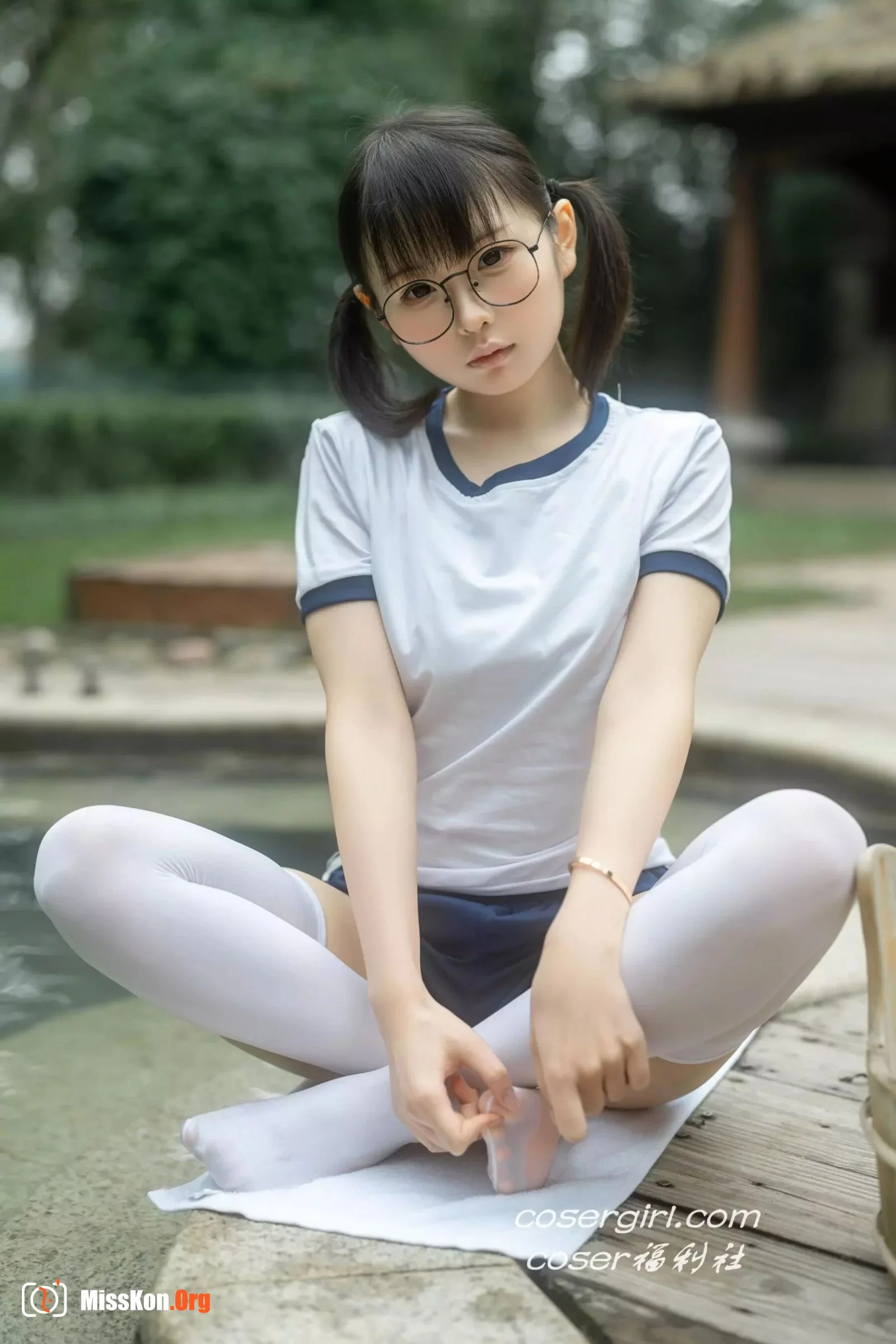 Yuri Ling: Hot Spring Gym Clothes - Photo 19