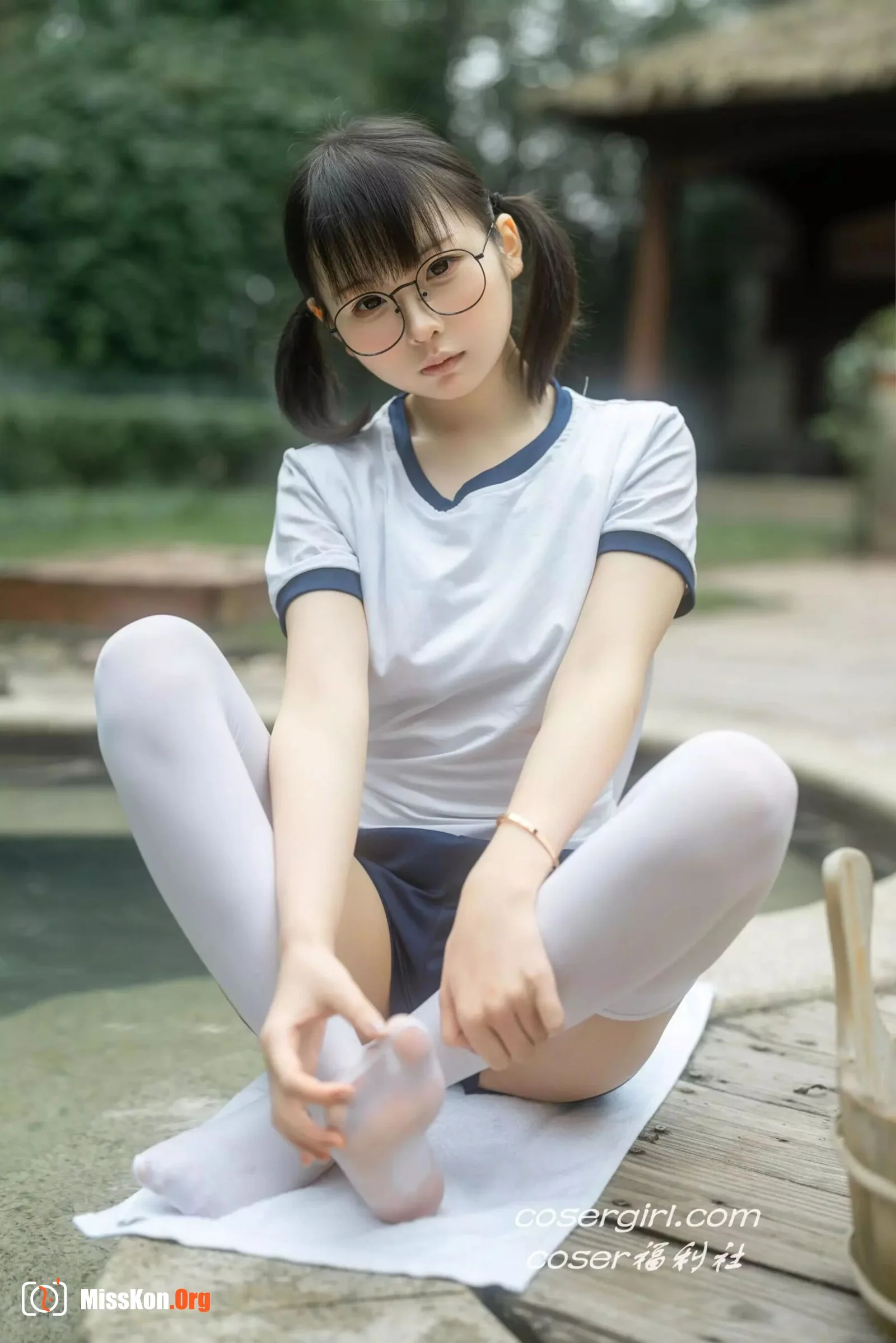 Yuri Ling: Hot Spring Gym Clothes - Photo 20
