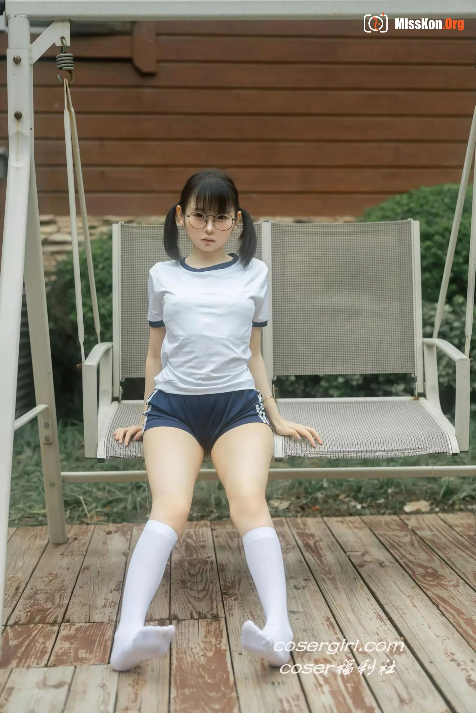 Yuri Ling: Hot Spring Gym Clothes - Photo 5