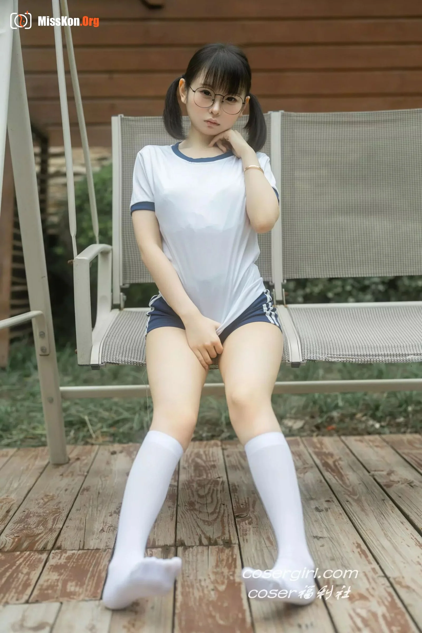 Yuri Ling: Hot Spring Gym Clothes - Photo 6
