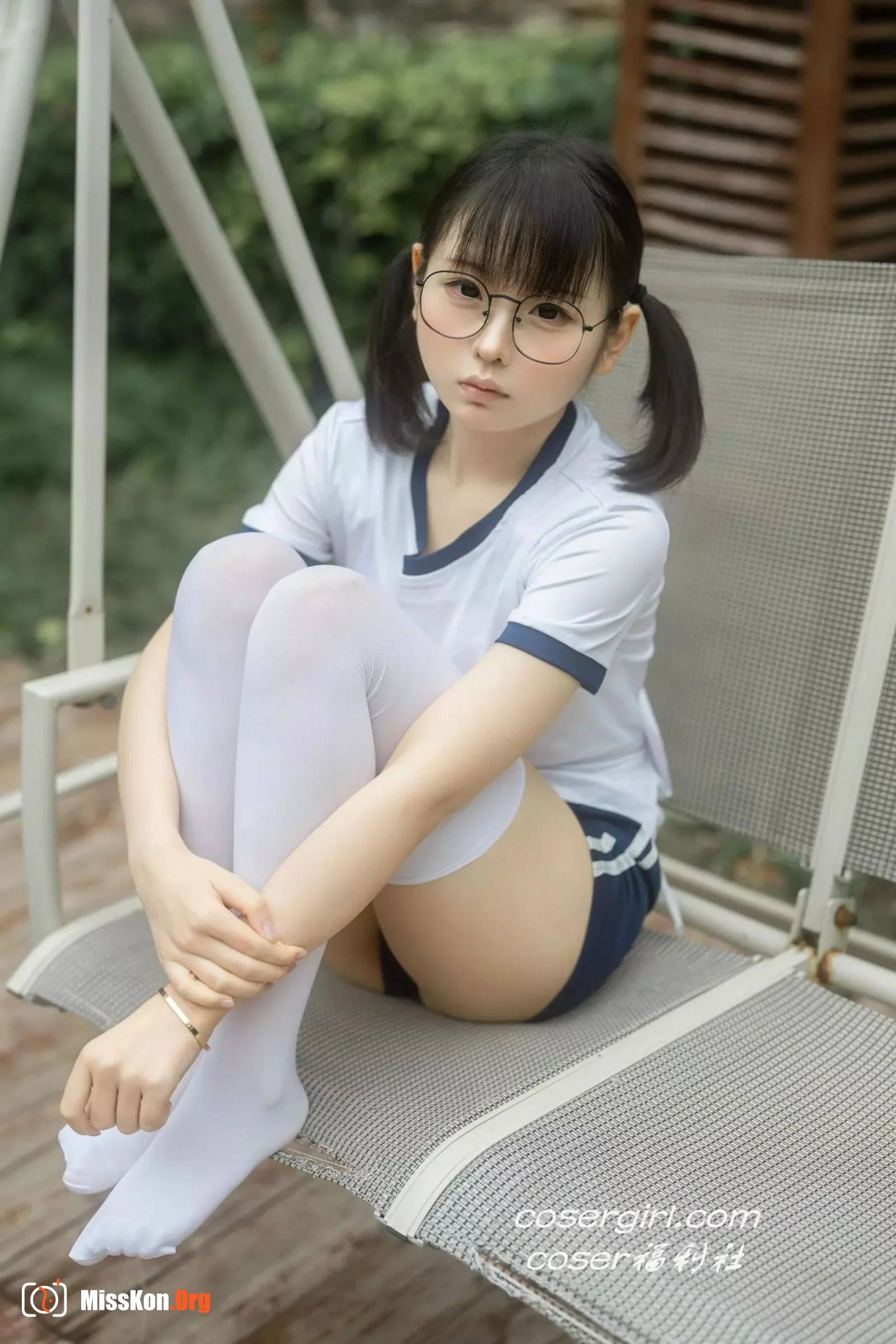 Yuri Ling: Hot Spring Gym Clothes - Photo 7