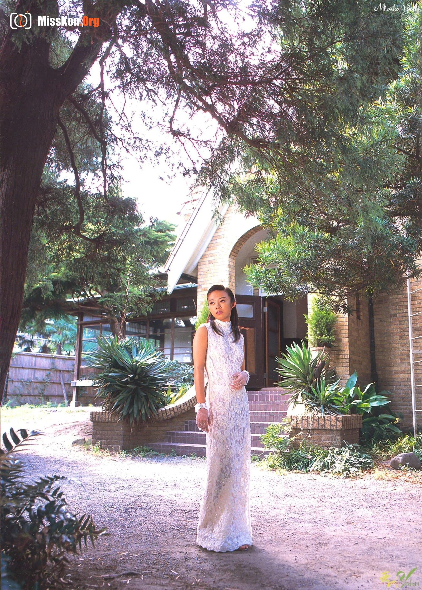 Yuuki Maiko: Bondage Photo Album - Rope Love (Sanwa Publishing) - Photo 2