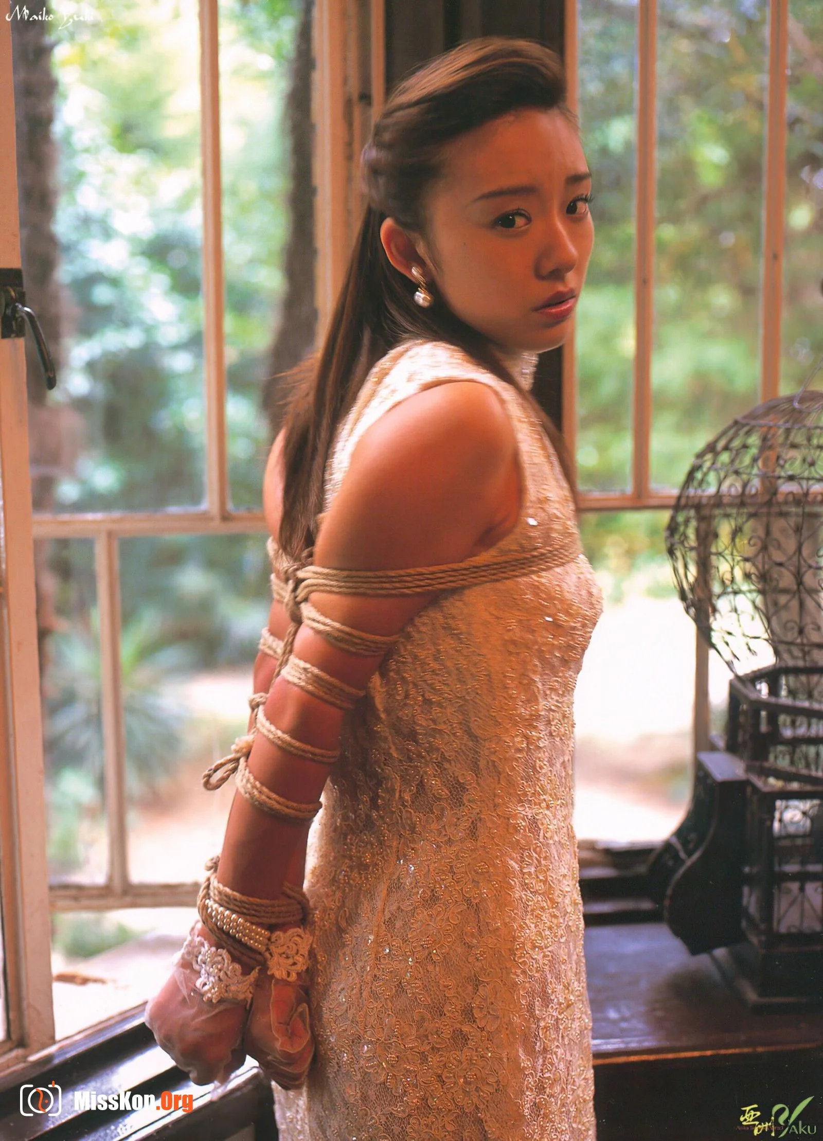Yuuki Maiko: Bondage Photo Album - Rope Love (Sanwa Publishing) - Photo 9