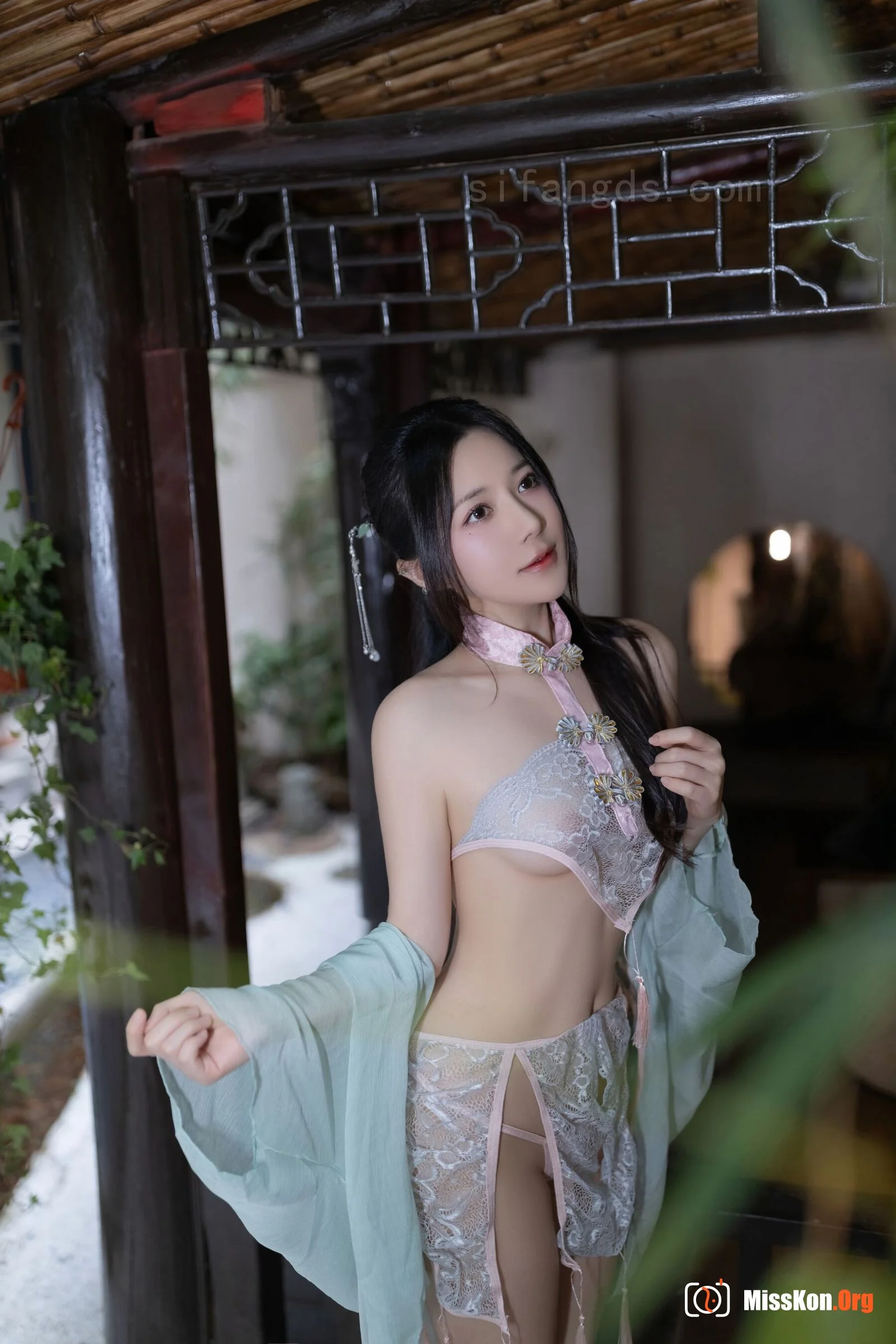 Yuzijiang Fish: Flower petal bath - Photo 3