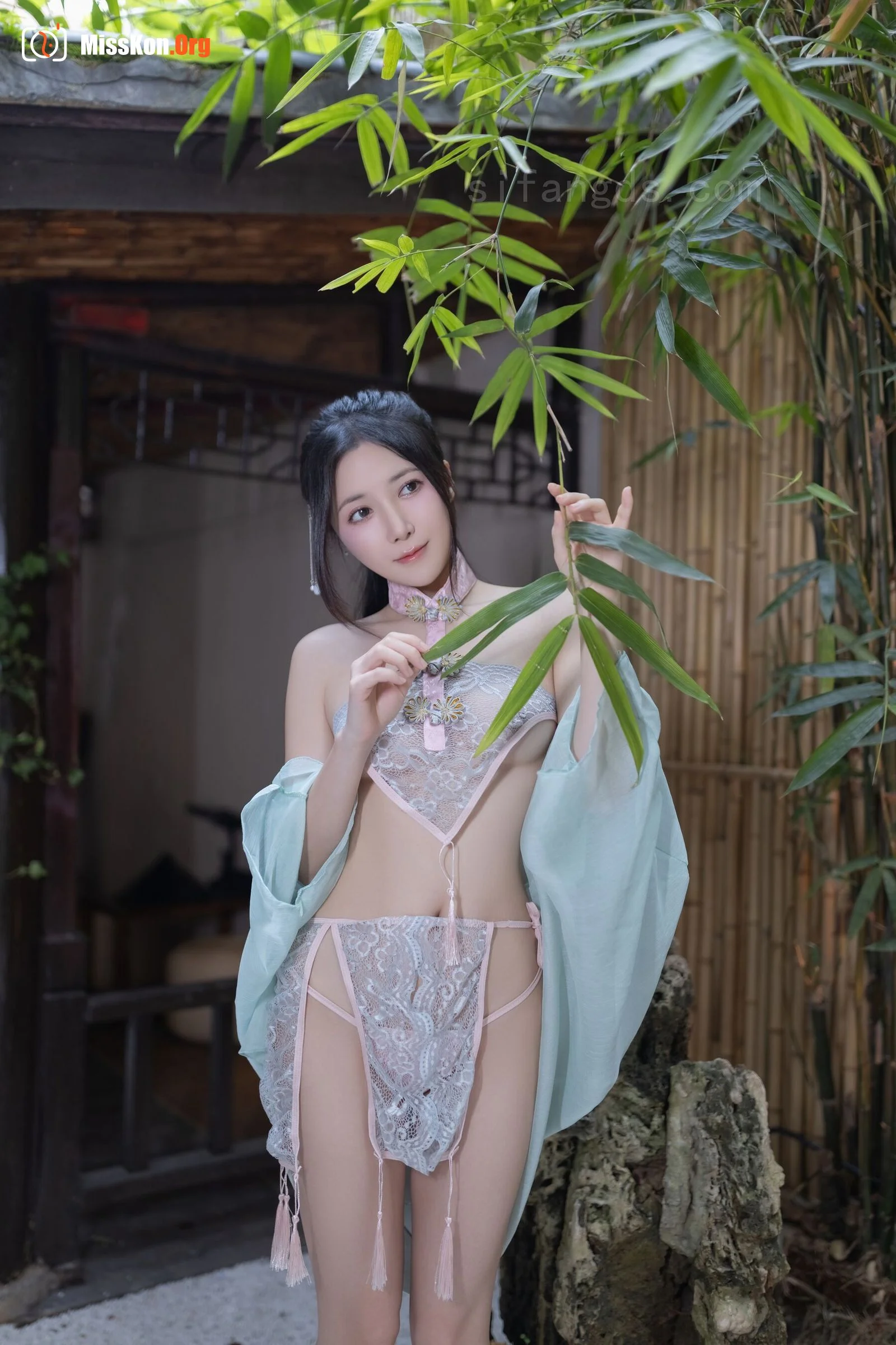 Yuzijiang Fish: Flower petal bath - Photo 4