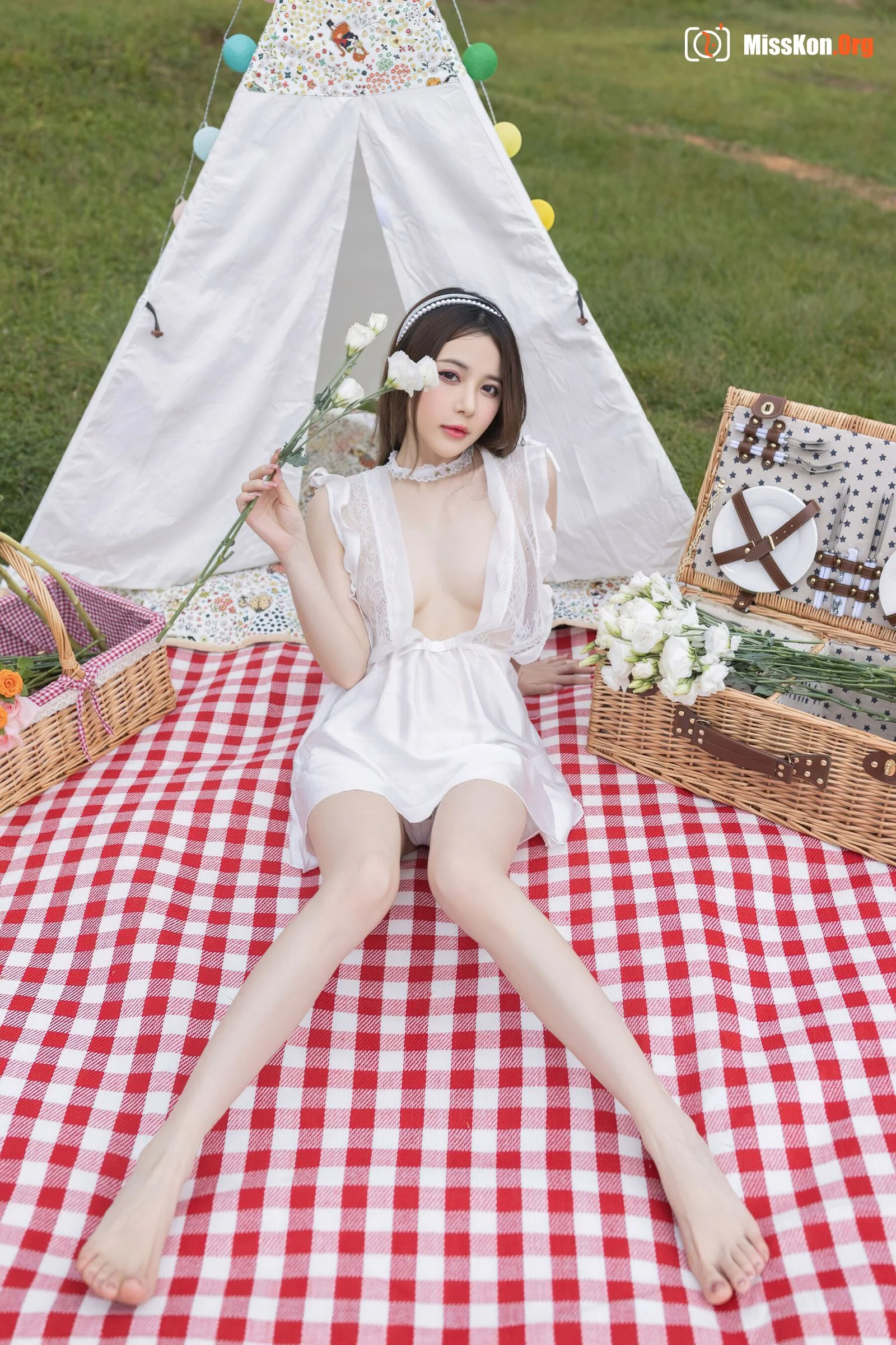 Yuzijiang Fish: Picnic at Long Lake - Photo 3
