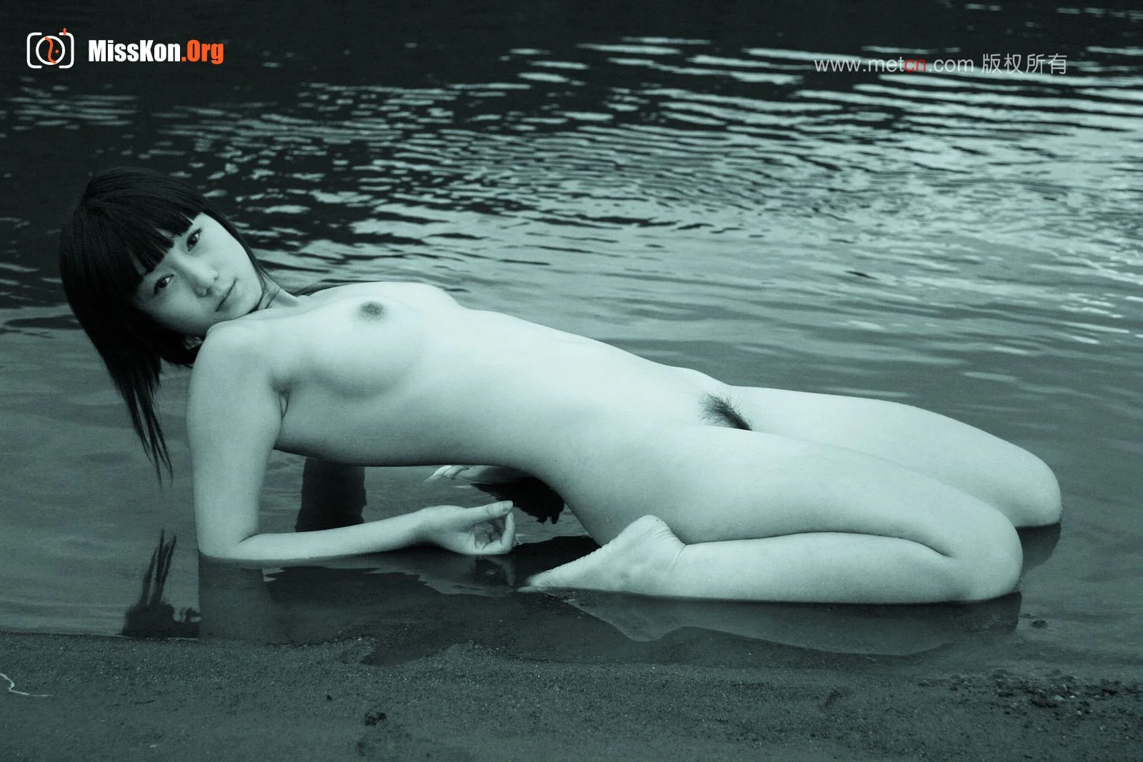 Zhang Xiaoyu: Beautiful woman by the water at dusk (2008-02-16) - Photo 8