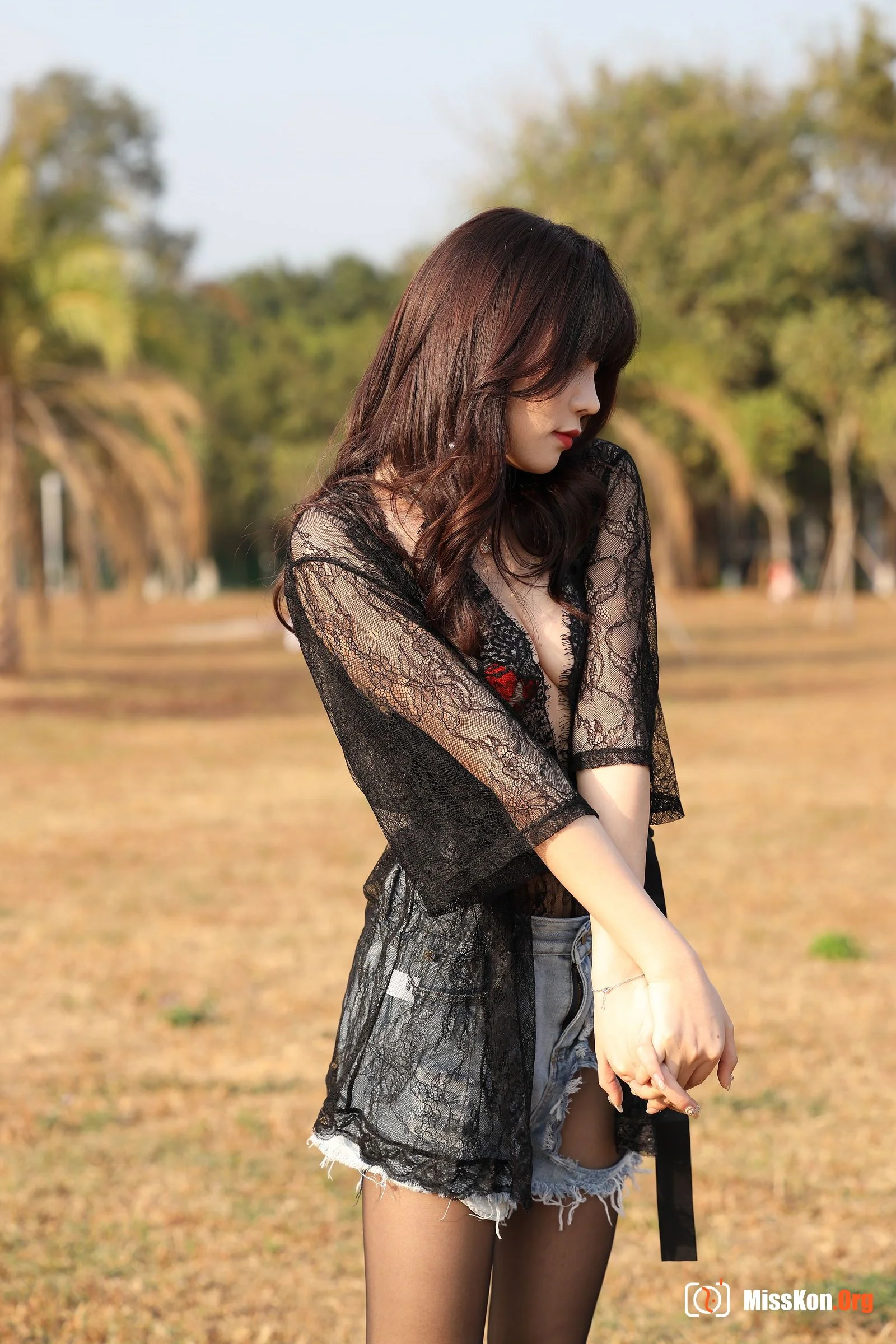 Zhizhi Booty: Black lace (Magic Mirror Street Photography) - Photo 15