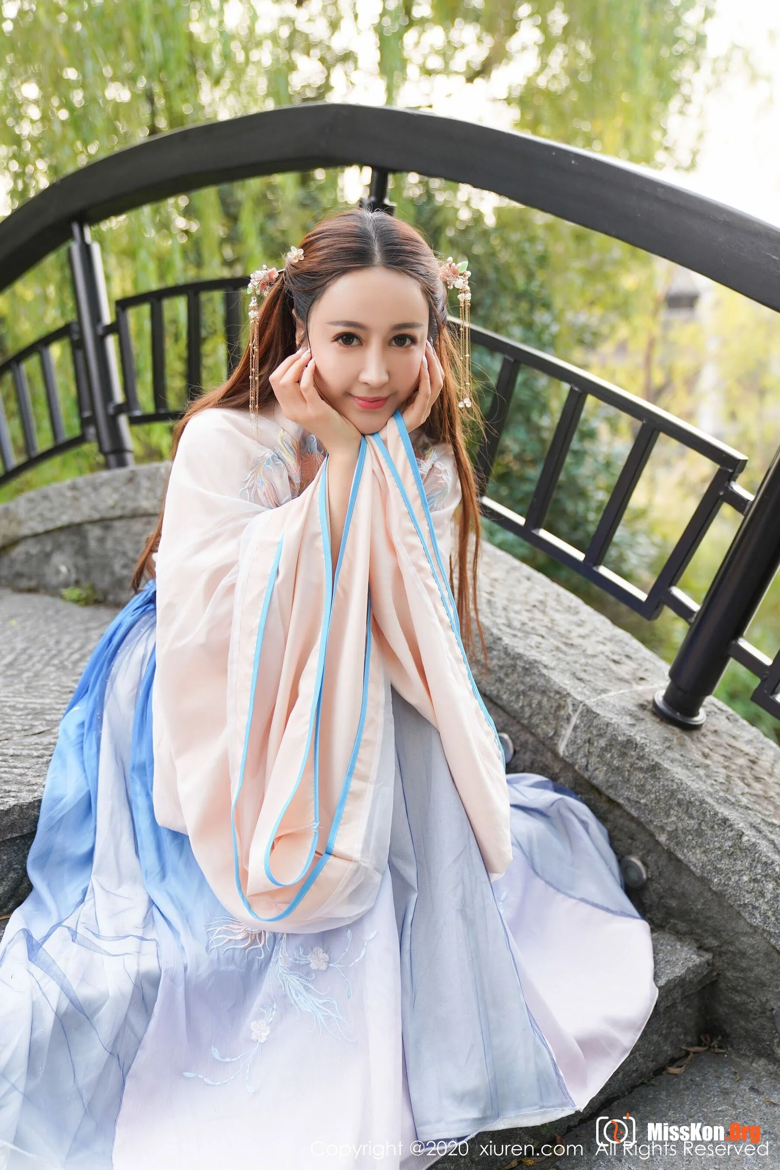 Zhou Jingkong - Photo 10