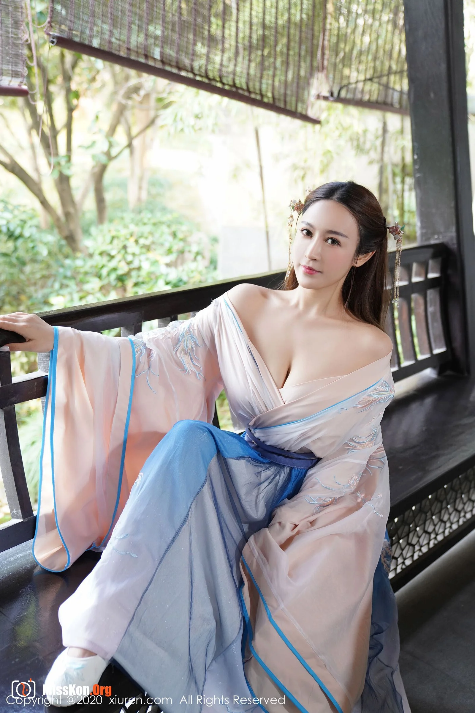 Zhou Jingkong - Photo 13
