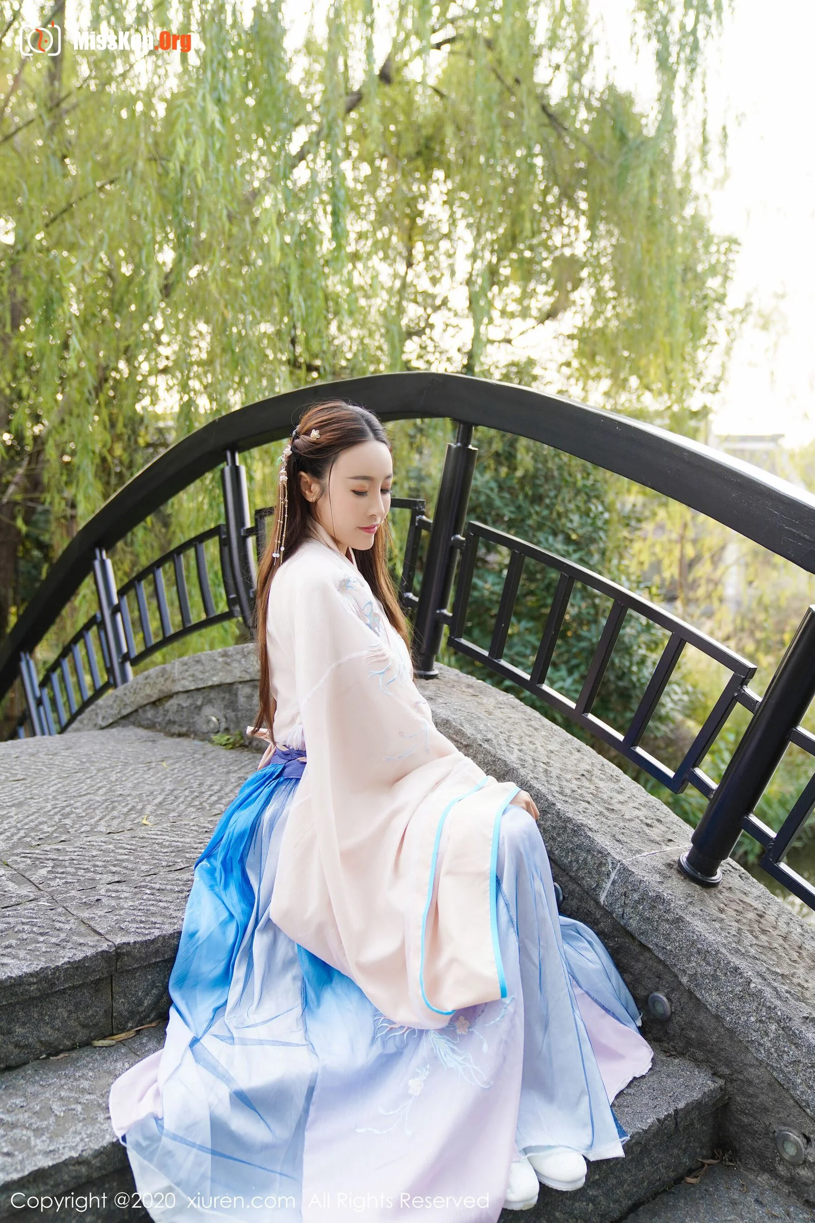 Zhou Jingkong - Photo 7