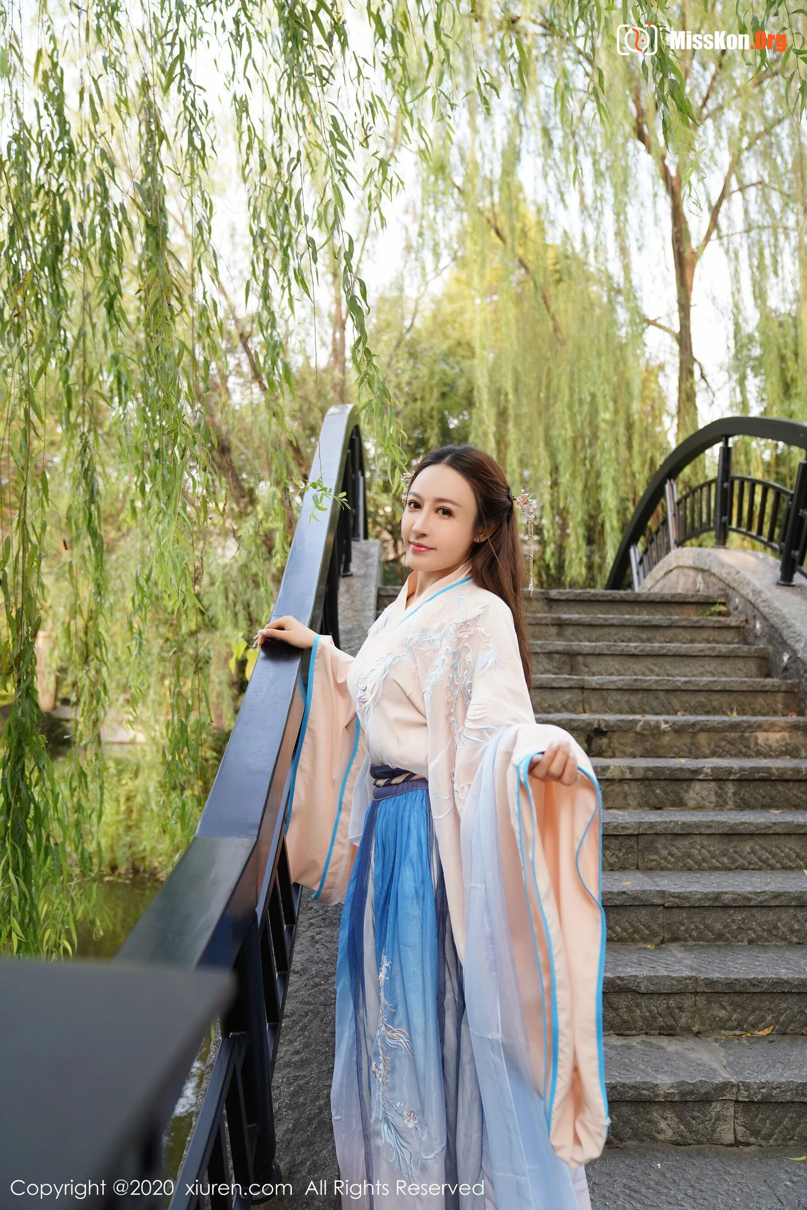 Zhou Jingkong - Photo 8