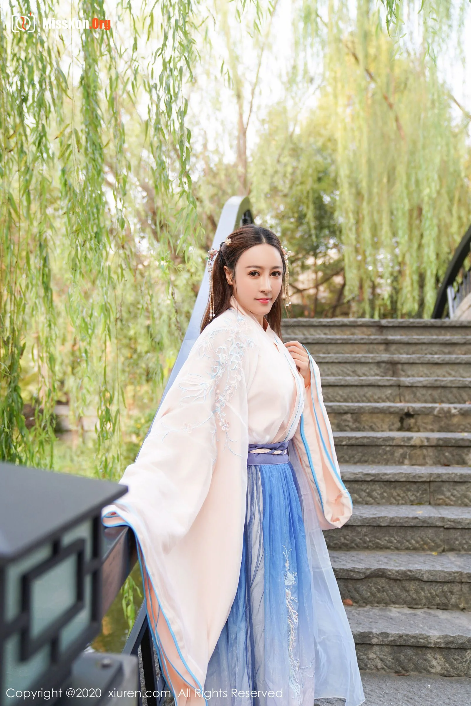 Zhou Jingkong - Photo 9