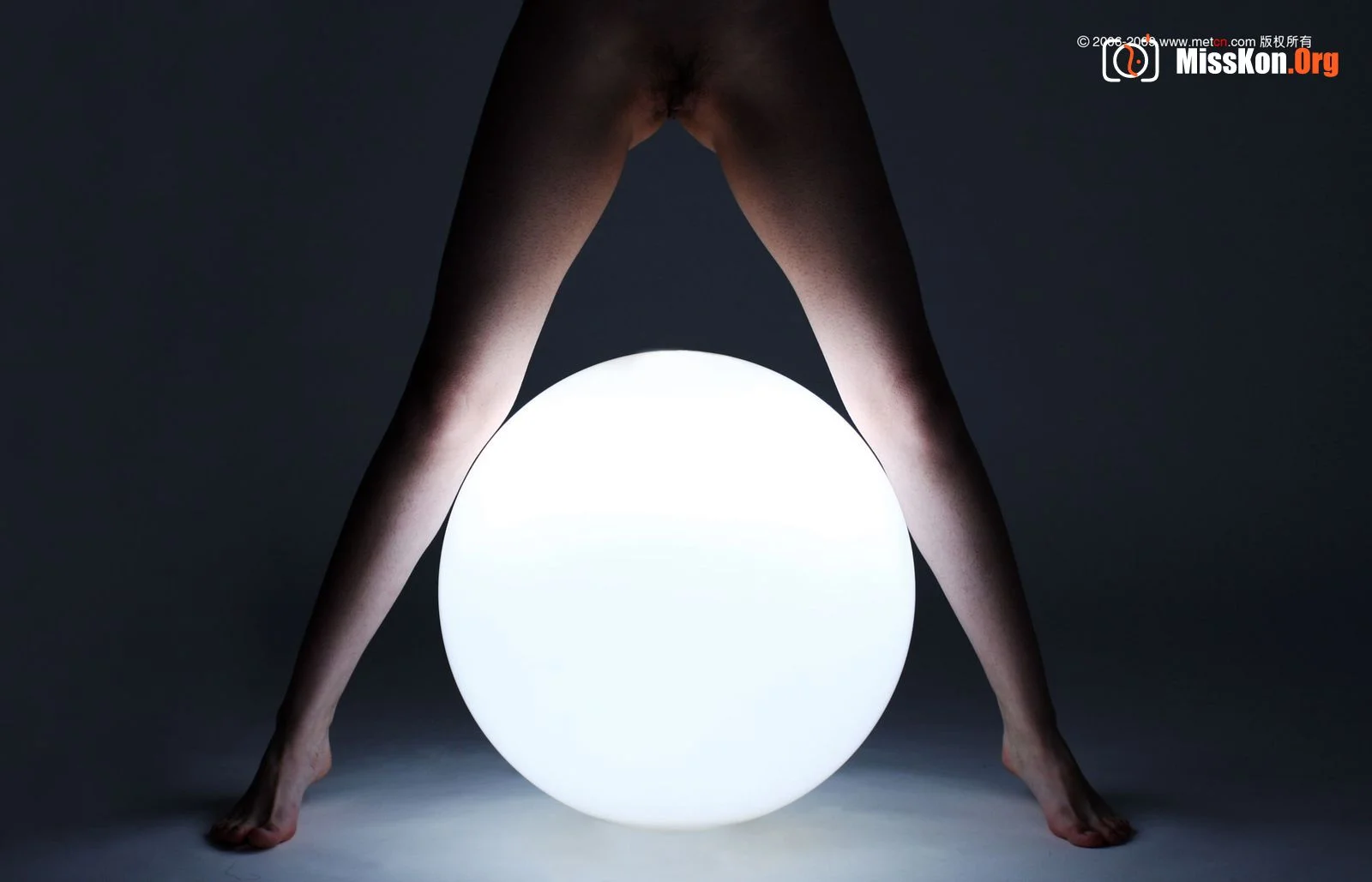 Zhu Qian: Girl next to crystal ball (2009-01-19) - Photo 3