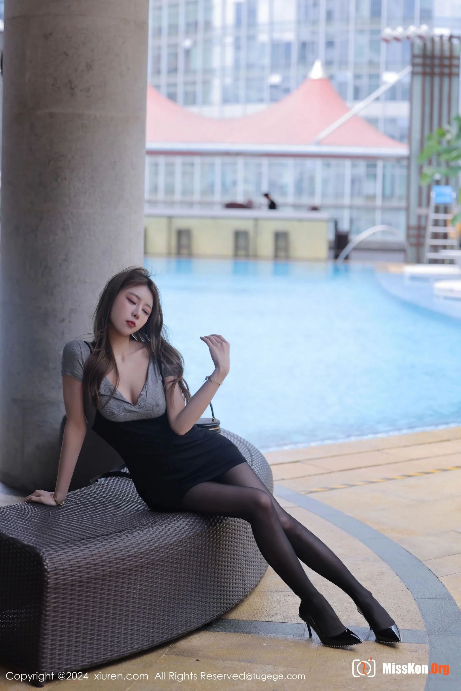Zoe - Photo 43