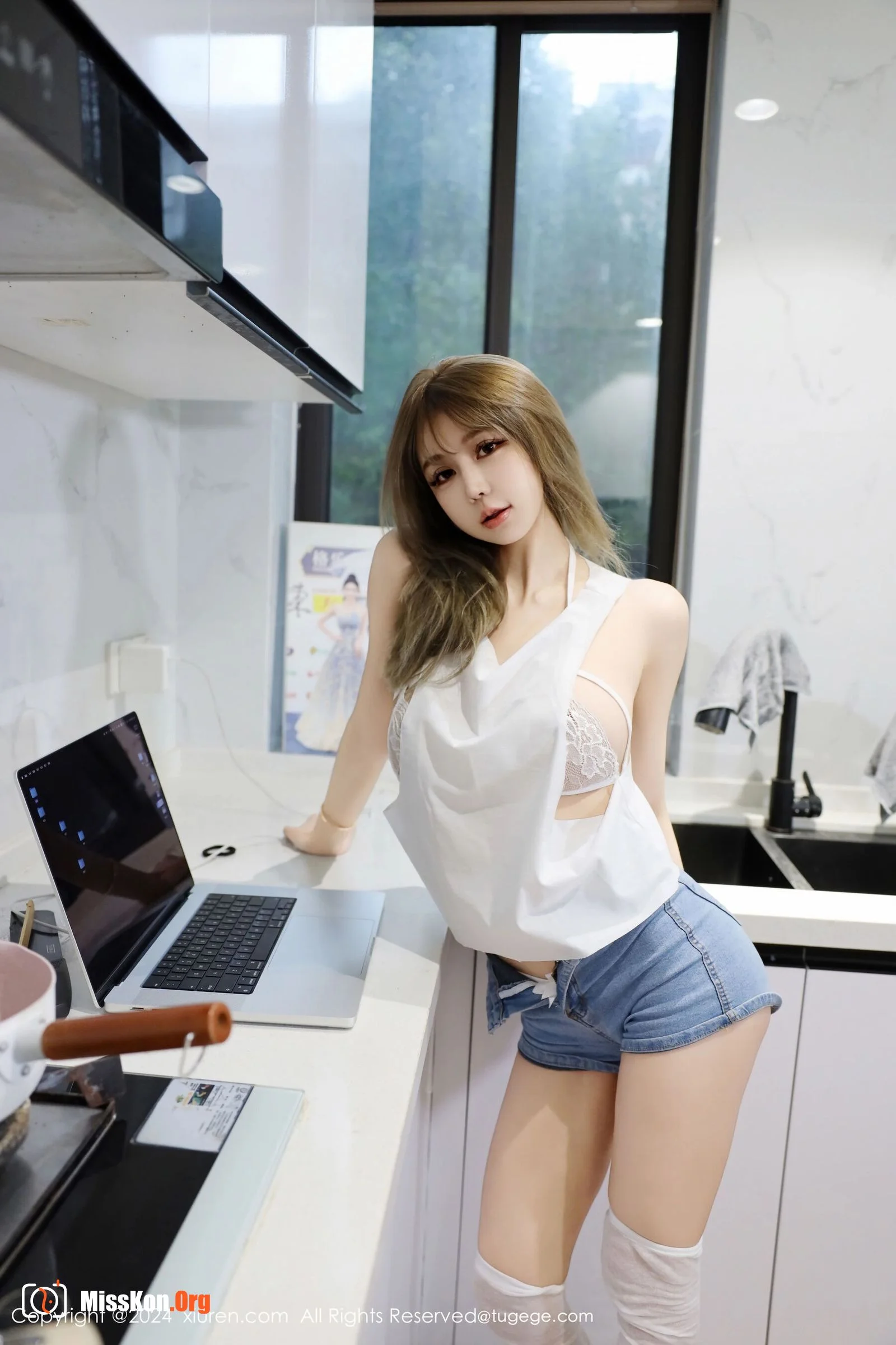 Zoe - Photo 28