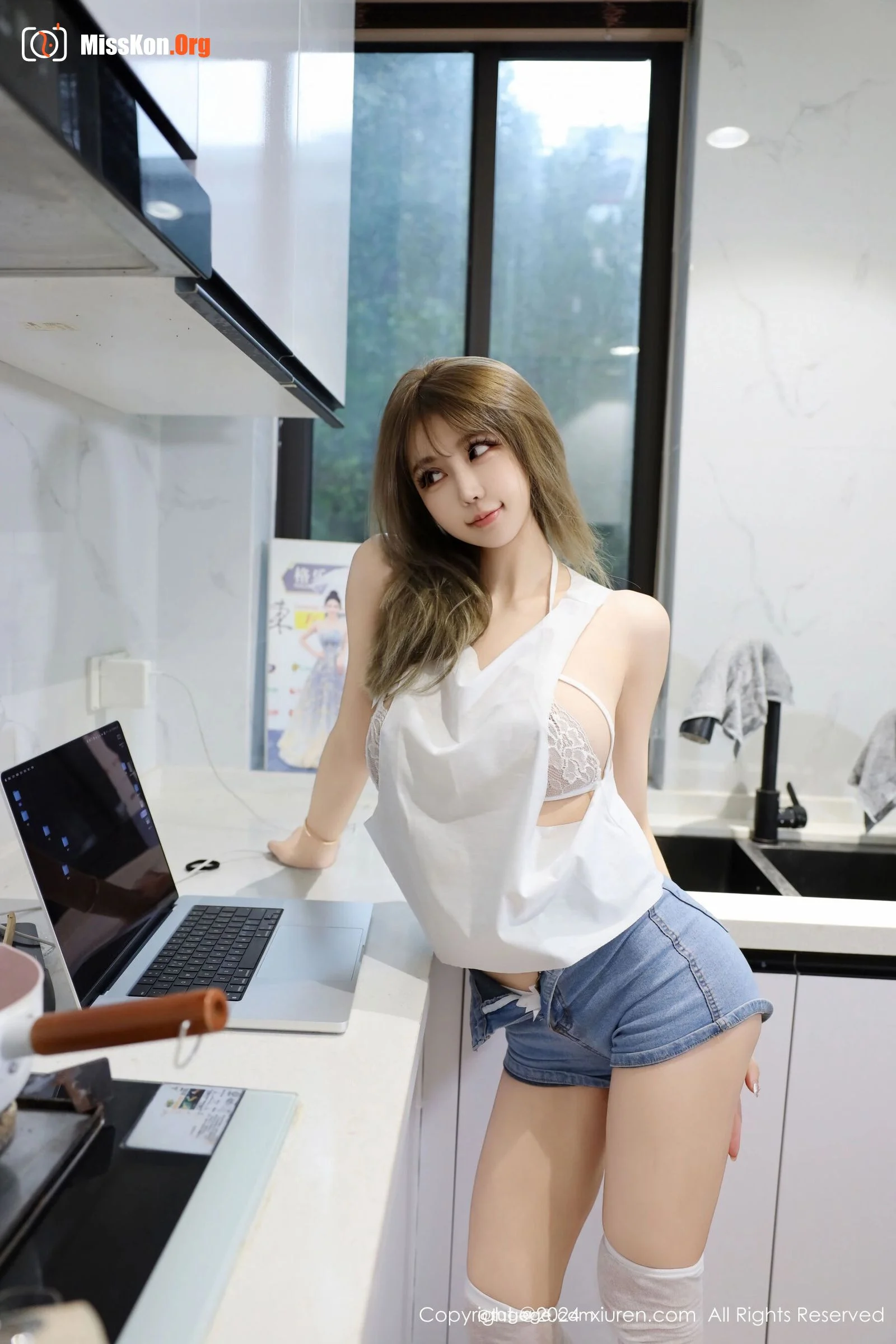 Zoe - Photo 29