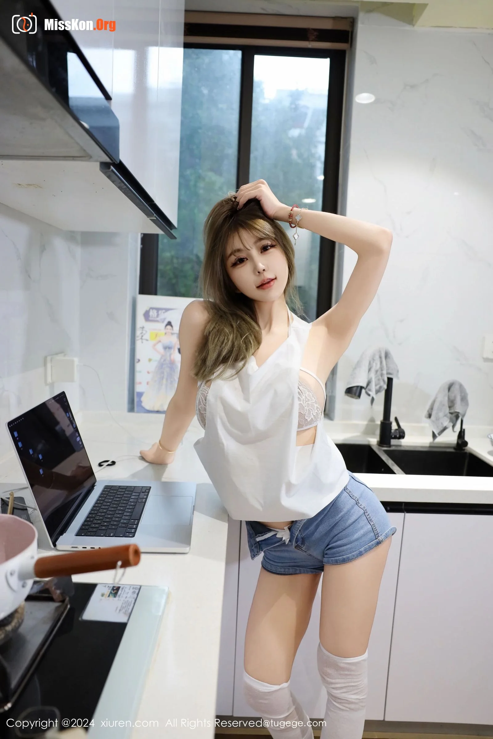 Zoe - Photo 30