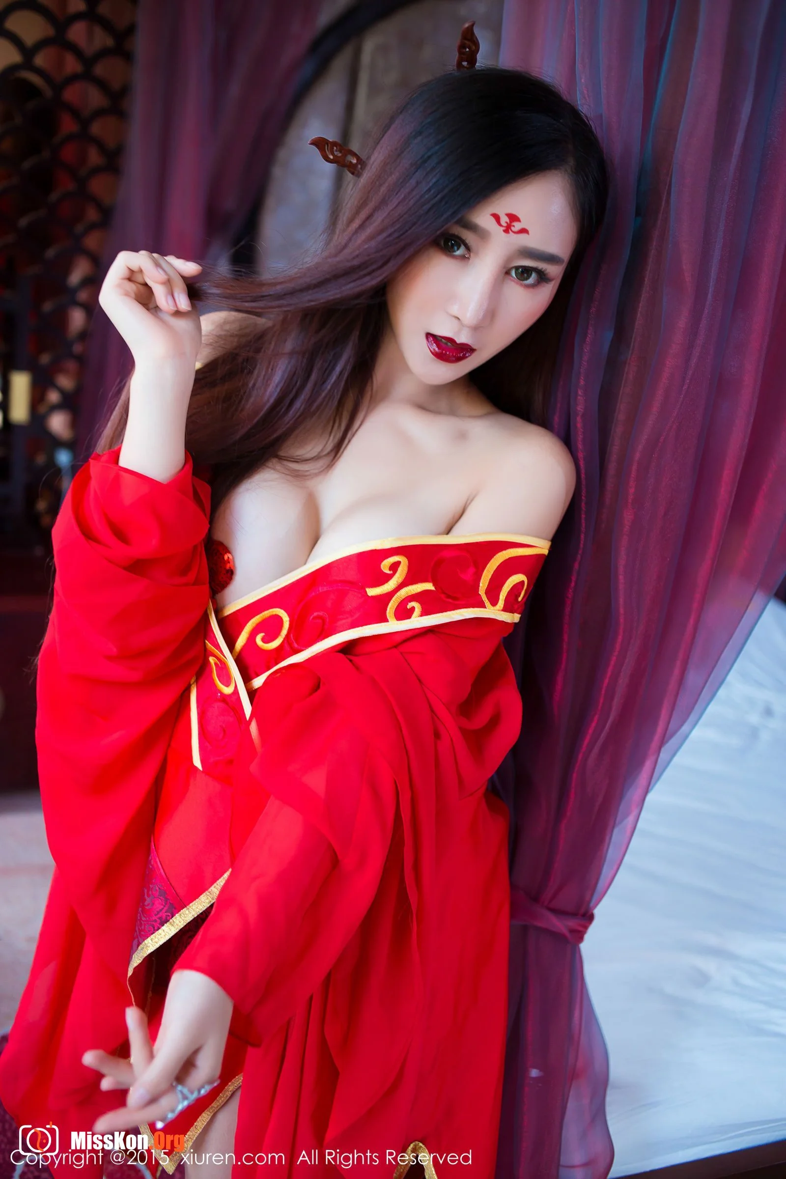 Zou Jingjing - Photo 11
