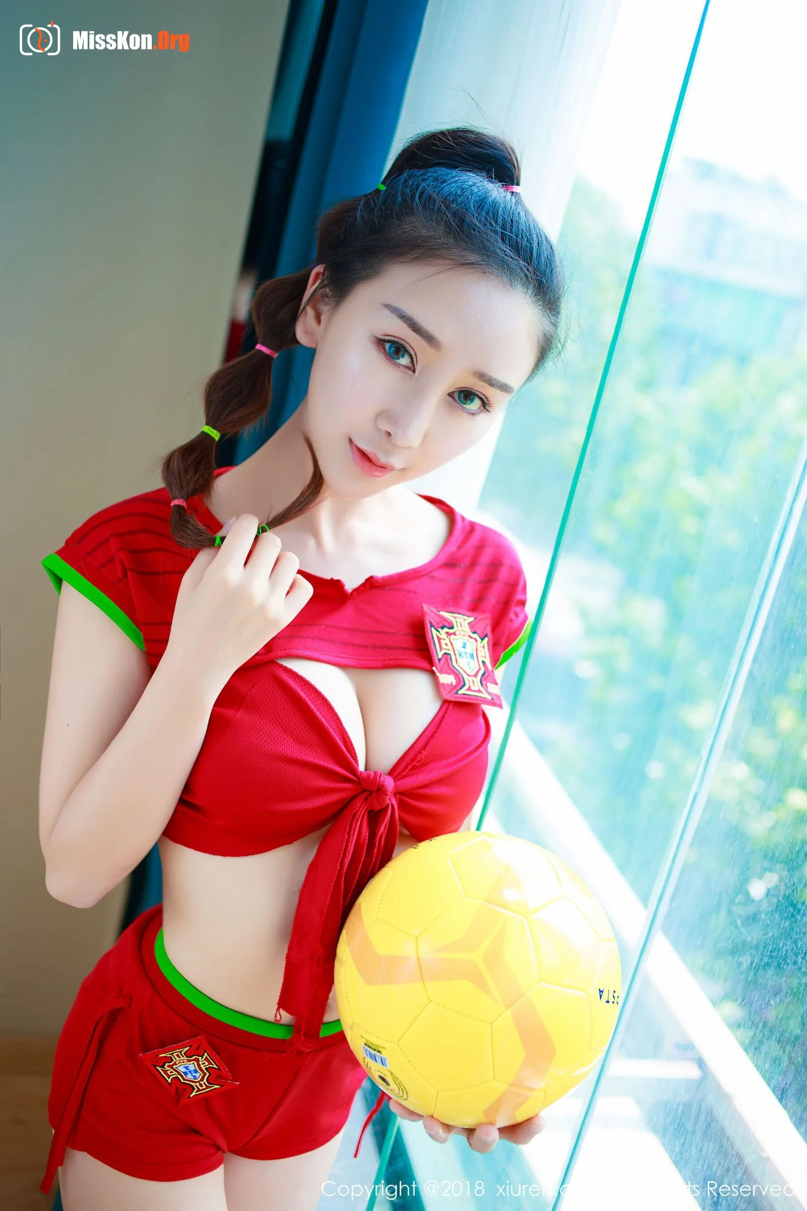 Zou Jingjing - Photo 17